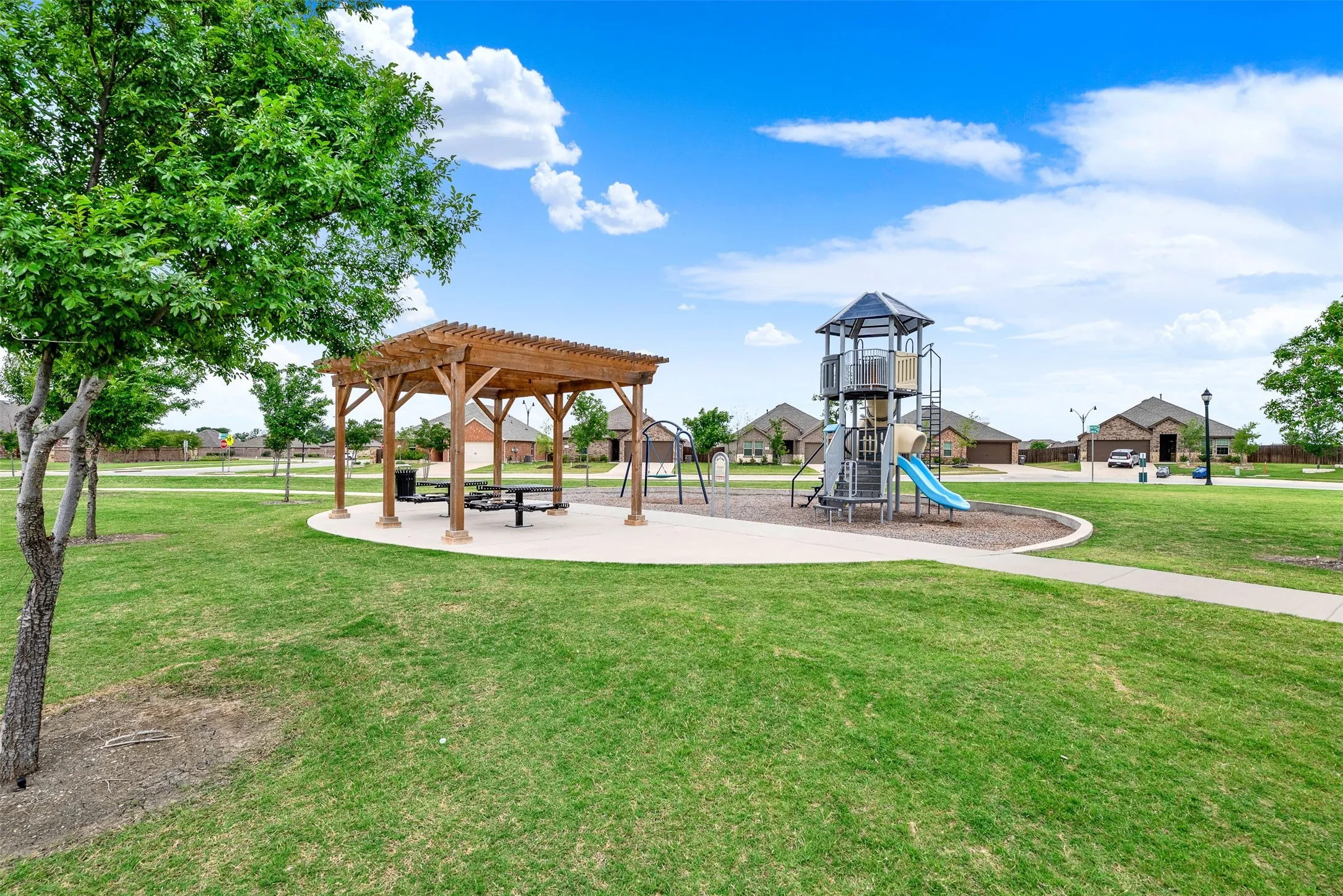 Single Family Residence For Rent in Collin County , 720 Willow View Way, Princeton, Texas 75407, 4 Bedroom, 2 Bathroom, 2 Garage spaces, 2,013 Sqft, built in 2022, mls#21352185, Real Estate Agent in Princeton, Homes For Rent in Collin county, Homes For Rent in Princeton, Realtor in Princeton Texas, Real Estate Brokerage Independent Realty Texas, Luminita Cordes Realtor