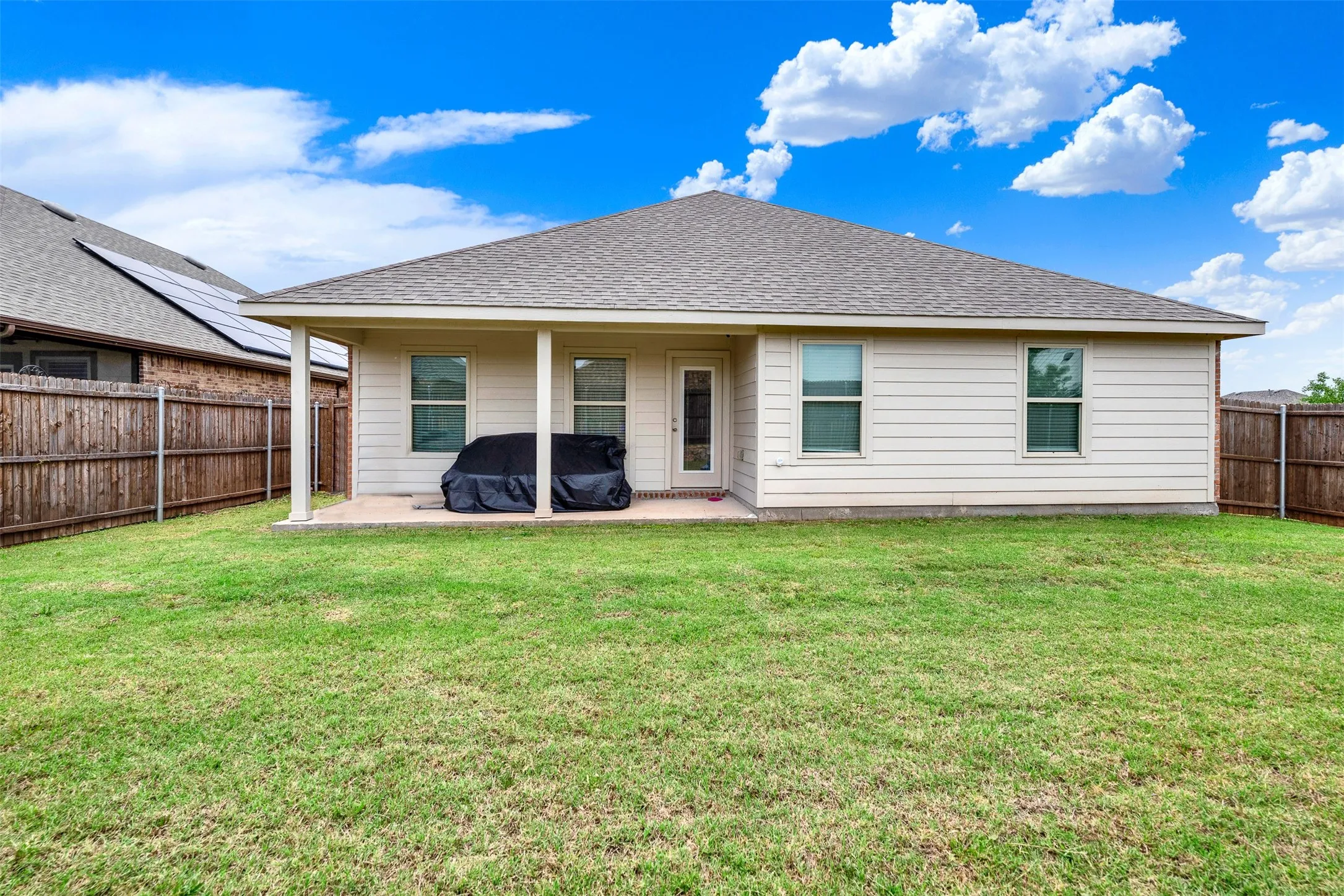 Single Family Residence For Rent in Collin County , 720 Willow View Way, Princeton, Texas 75407, 4 Bedroom, 2 Bathroom, 2 Garage spaces, 2,013 Sqft, built in 2022, mls#21352185, Real Estate Agent in Princeton, Homes For Rent in Collin county, Homes For Rent in Princeton, Realtor in Princeton Texas, Real Estate Brokerage Independent Realty Texas, Luminita Cordes Realtor