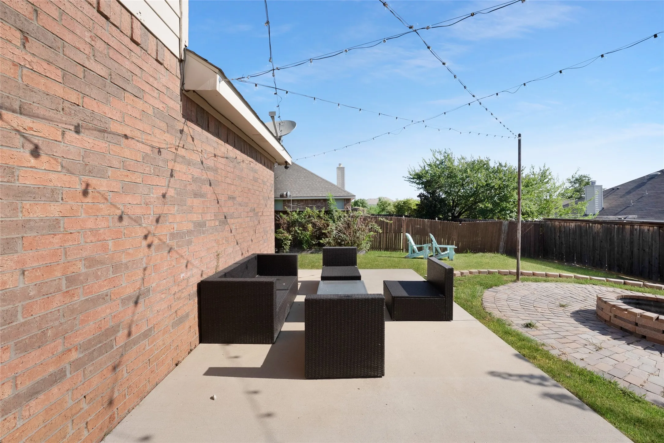 Single Family Residence For Rent in Denton County , 317 Sheridan Road, Oak Point, Texas 75068, 4 Bedroom, 3 Bathroom, 3 Garage spaces, 2,463 Sqft, built in 2006, mls#21352197, Real Estate Agent in Oak Point, Homes For Rent in Denton county, Homes For Rent in Oak Point, Realtor in Oak Point Texas, Real Estate Brokerage Independent Realty Texas, Luminita Cordes Realtor