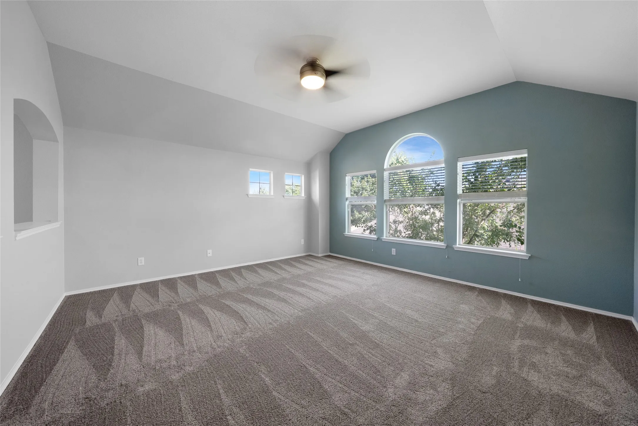 Single Family Residence For Rent in Denton County , 317 Sheridan Road, Oak Point, Texas 75068, 4 Bedroom, 3 Bathroom, 3 Garage spaces, 2,463 Sqft, built in 2006, mls#21352197, Real Estate Agent in Oak Point, Homes For Rent in Denton county, Homes For Rent in Oak Point, Realtor in Oak Point Texas, Real Estate Brokerage Independent Realty Texas, Luminita Cordes Realtor