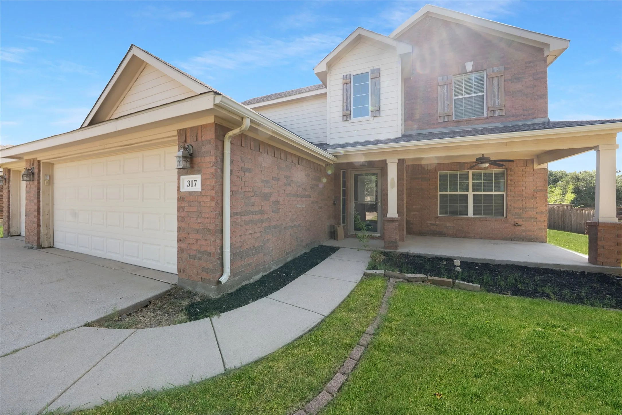 Single Family Residence For Rent in Denton County , 317 Sheridan Road, Oak Point, Texas 75068, 4 Bedroom, 3 Bathroom, 3 Garage spaces, 2,463 Sqft, built in 2006, mls#21352197, Real Estate Agent in Oak Point, Homes For Rent in Denton county, Homes For Rent in Oak Point, Realtor in Oak Point Texas, Real Estate Brokerage Independent Realty Texas, Luminita Cordes Realtor