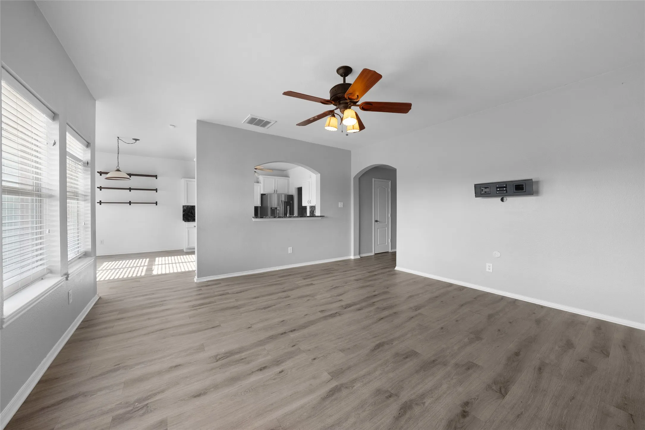 Single Family Residence For Rent in Denton County , 317 Sheridan Road, Oak Point, Texas 75068, 4 Bedroom, 3 Bathroom, 3 Garage spaces, 2,463 Sqft, built in 2006, mls#21352197, Real Estate Agent in Oak Point, Homes For Rent in Denton county, Homes For Rent in Oak Point, Realtor in Oak Point Texas, Real Estate Brokerage Independent Realty Texas, Luminita Cordes Realtor