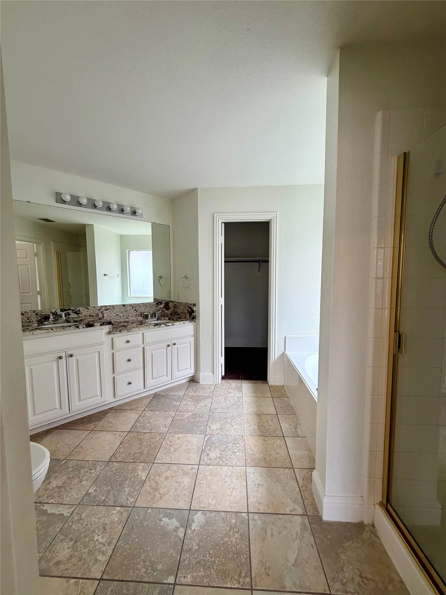 Single Family Residence For Rent in Collin County , 15107 Brooks Lane, Frisco, Texas 75035, 3 Bedroom, 2 Bathroom, 2 Garage spaces, 2,079 Sqft, built in 2004, mls#21352178, Real Estate Agent in Frisco, Homes For Rent in Collin county, Homes For Rent in Frisco, Realtor in Frisco Texas, Real Estate Brokerage Independent Realty Texas, Luminita Cordes Realtor