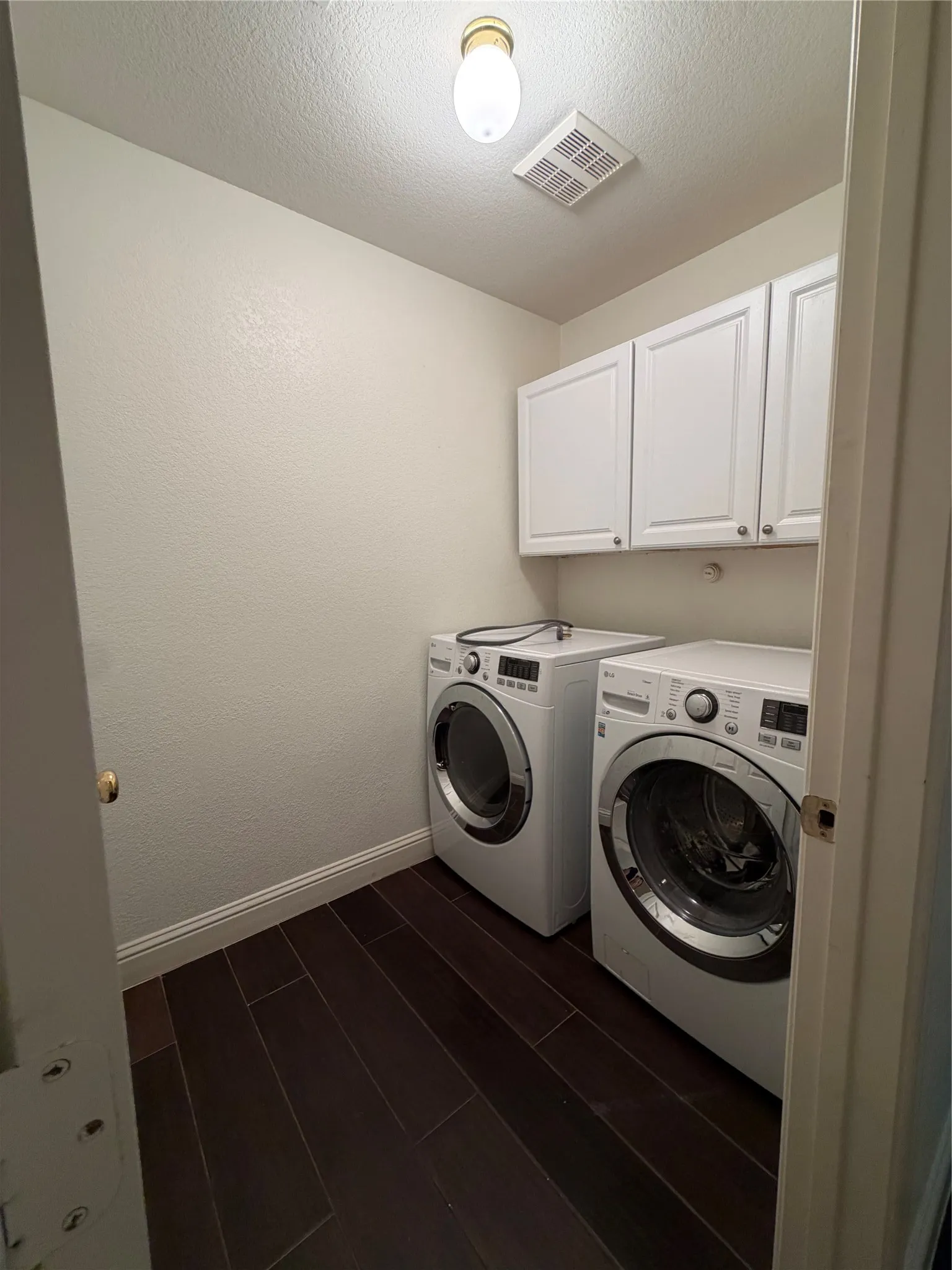 Single Family Residence For Rent in Collin County , 15107 Brooks Lane, Frisco, Texas 75035, 3 Bedroom, 2 Bathroom, 2 Garage spaces, 2,079 Sqft, built in 2004, mls#21352178, Real Estate Agent in Frisco, Homes For Rent in Collin county, Homes For Rent in Frisco, Realtor in Frisco Texas, Real Estate Brokerage Independent Realty Texas, Luminita Cordes Realtor