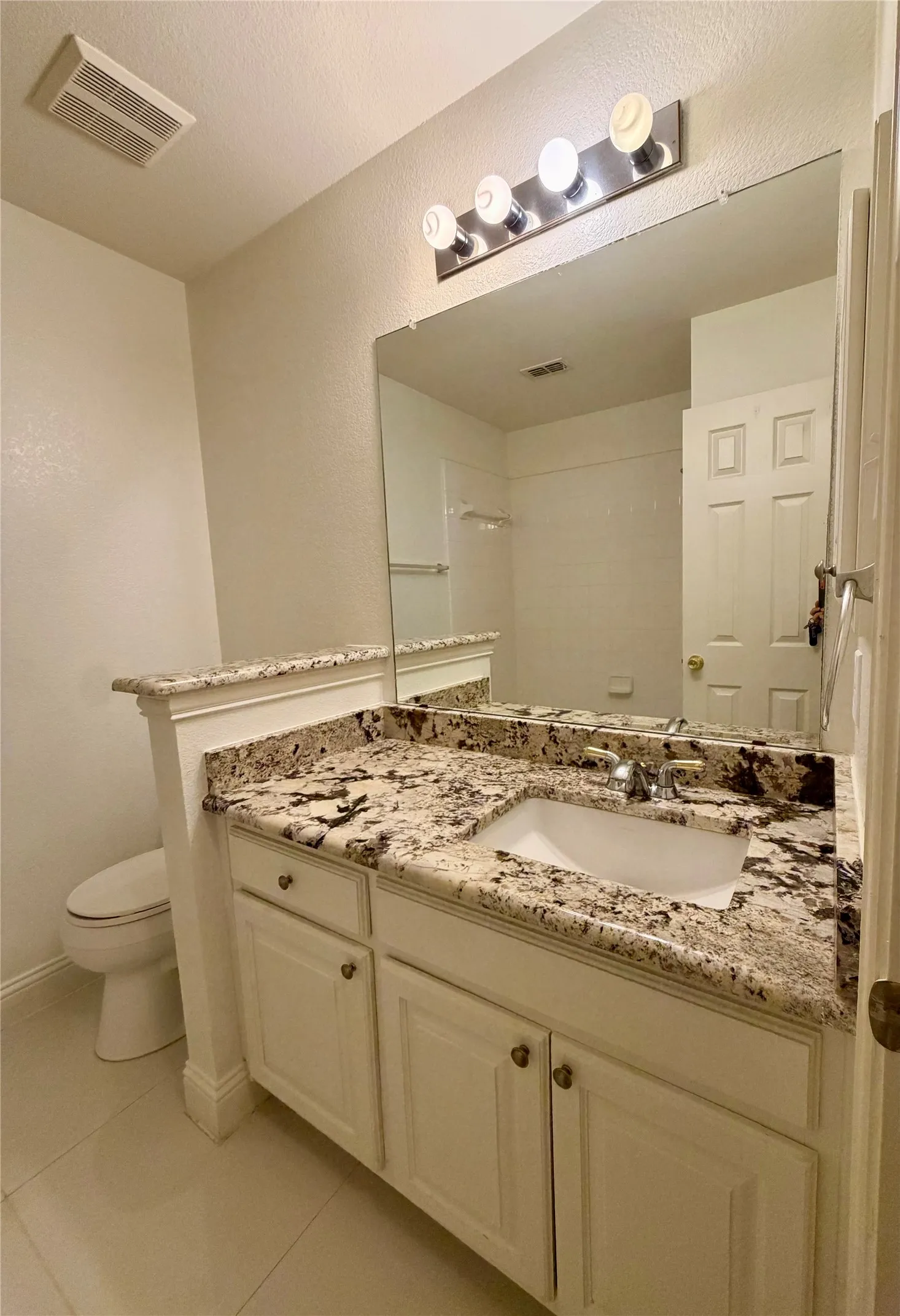 Single Family Residence For Rent in Collin County , 15107 Brooks Lane, Frisco, Texas 75035, 3 Bedroom, 2 Bathroom, 2 Garage spaces, 2,079 Sqft, built in 2004, mls#21352178, Real Estate Agent in Frisco, Homes For Rent in Collin county, Homes For Rent in Frisco, Realtor in Frisco Texas, Real Estate Brokerage Independent Realty Texas, Luminita Cordes Realtor