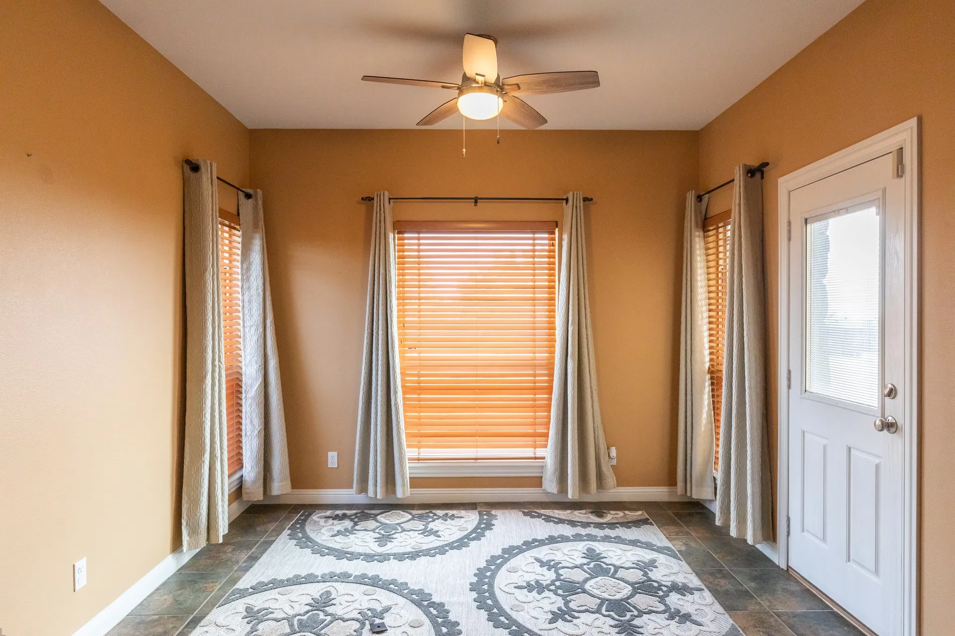Single Family Residence For Sale in Taylor County , 118 Cinch Trail, Abilene, Texas 79606, 4 Bedroom, 3 Bathroom, 3 Garage spaces, 2,504 Sqft, built in 2007, mls#21351859, Real Estate Agent in Abilene, Homes For Sale in Taylor county, Homes For Sale in Abilene, Realtor in Abilene Texas, Real Estate Brokerage Independent Realty Texas, Luminita Cordes Realtor