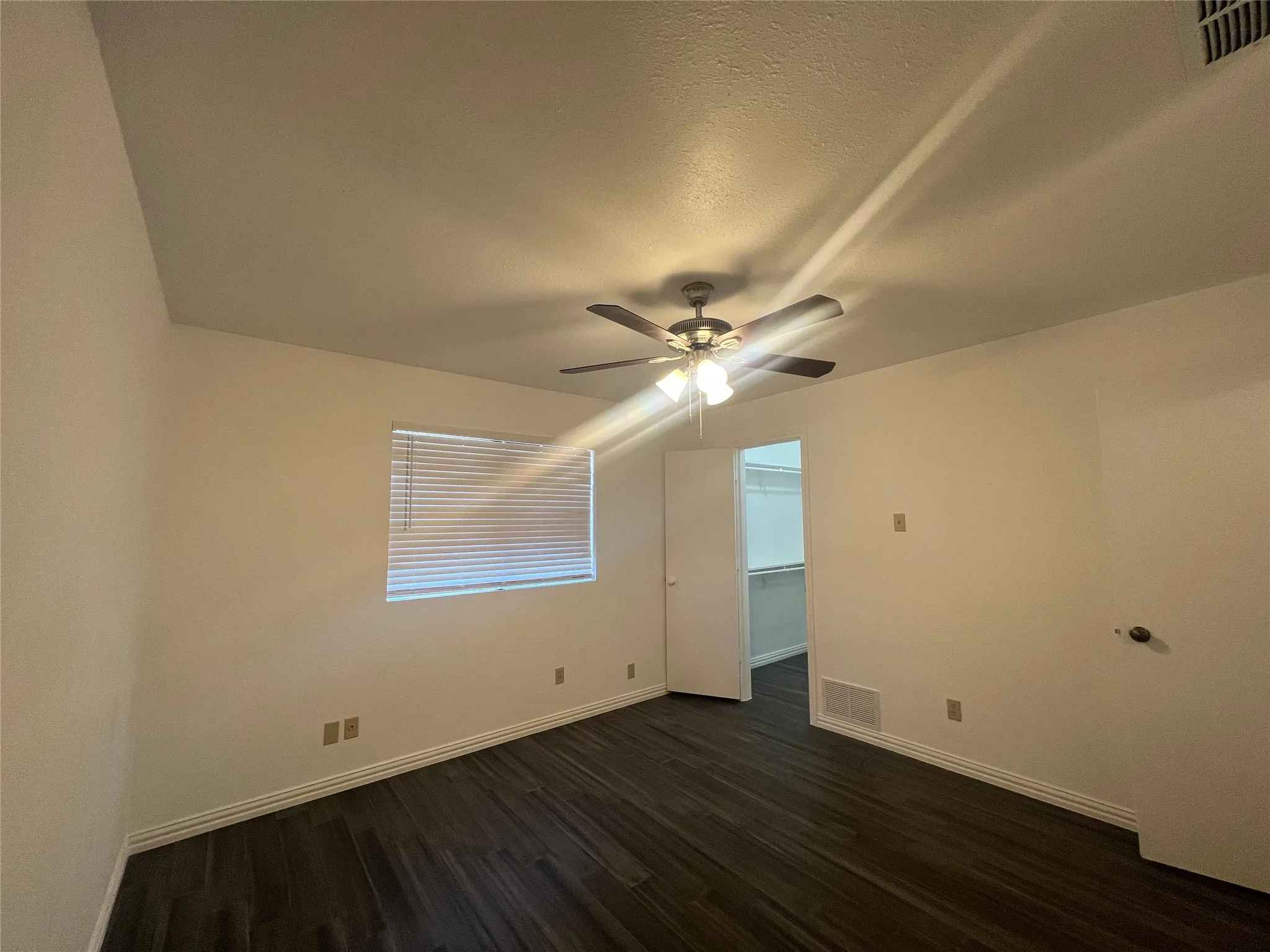 Single Family Residence For Rent in Dallas County , 702 Mount Vernon Drive, Richardson, Texas 75081, 3 Bedroom, 2 Bathroom, 2 Garage spaces, 2,050 Sqft, built in 1980, mls#21352191, Real Estate Agent in Richardson, Homes For Rent in Dallas county, Homes For Rent in Richardson, Realtor in Richardson Texas, Real Estate Brokerage Independent Realty Texas, Luminita Cordes Realtor