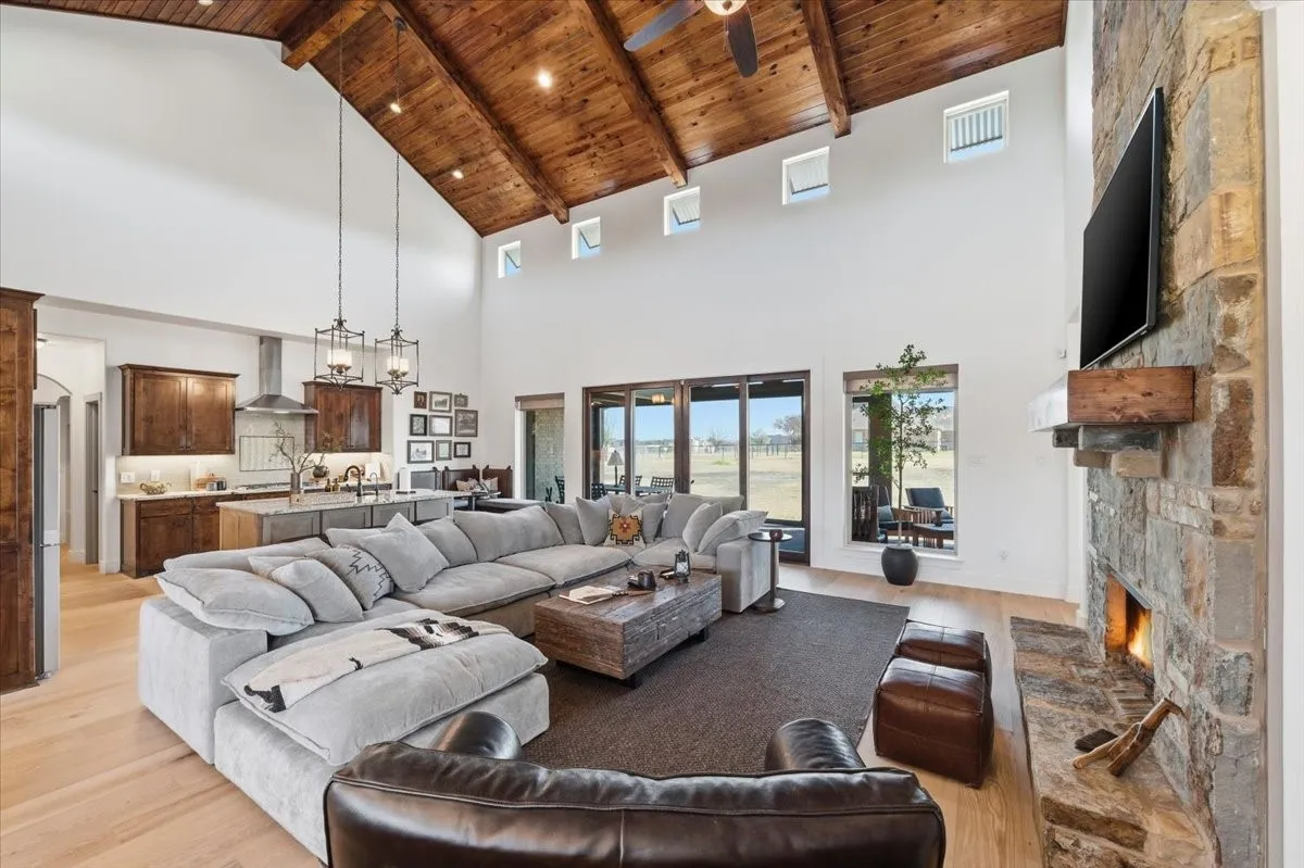 Single Family Residence For Rent in Parker County , 570 S Point Court, Aledo, Texas 76008, 4 Bedroom, 3 Bathroom, 3 Garage spaces, 2,745 Sqft, built in 2013, mls#21342390, Real Estate Agent in Aledo, Homes For Rent in Parker county, Homes For Rent in Aledo, Realtor in Aledo Texas, Real Estate Brokerage Independent Realty Texas, Luminita Cordes Realtor