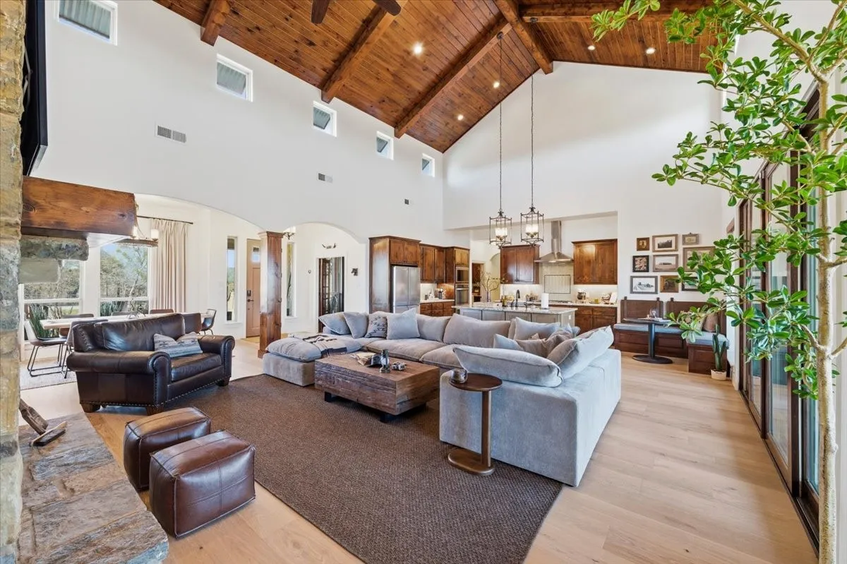 Single Family Residence For Rent in Parker County , 570 S Point Court, Aledo, Texas 76008, 4 Bedroom, 3 Bathroom, 3 Garage spaces, 2,745 Sqft, built in 2013, mls#21342390, Real Estate Agent in Aledo, Homes For Rent in Parker county, Homes For Rent in Aledo, Realtor in Aledo Texas, Real Estate Brokerage Independent Realty Texas, Luminita Cordes Realtor