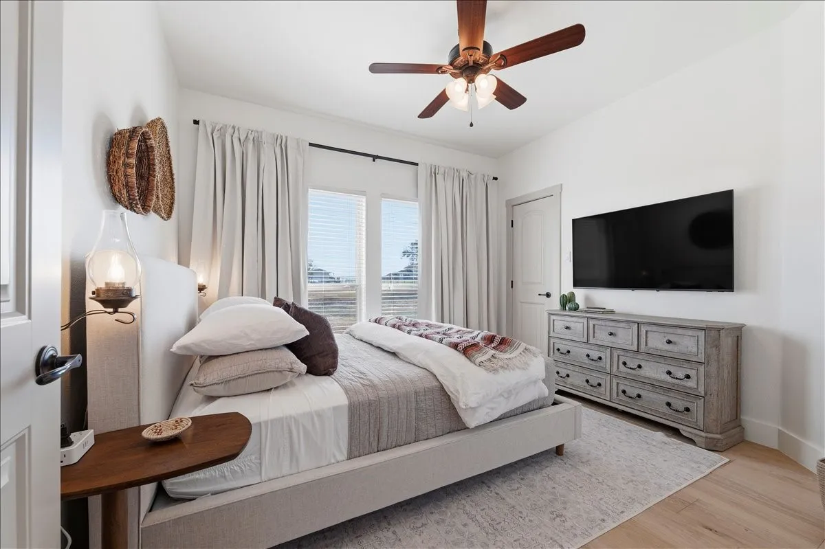Single Family Residence For Rent in Parker County , 570 S Point Court, Aledo, Texas 76008, 4 Bedroom, 3 Bathroom, 3 Garage spaces, 2,745 Sqft, built in 2013, mls#21342390, Real Estate Agent in Aledo, Homes For Rent in Parker county, Homes For Rent in Aledo, Realtor in Aledo Texas, Real Estate Brokerage Independent Realty Texas, Luminita Cordes Realtor