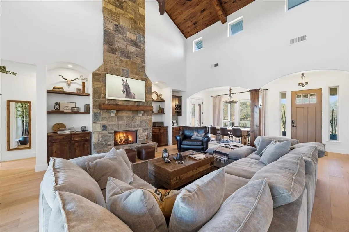 Single Family Residence For Rent in Parker County , 570 S Point Court, Aledo, Texas 76008, 4 Bedroom, 3 Bathroom, 3 Garage spaces, 2,745 Sqft, built in 2013, mls#21342390, Real Estate Agent in Aledo, Homes For Rent in Parker county, Homes For Rent in Aledo, Realtor in Aledo Texas, Real Estate Brokerage Independent Realty Texas, Luminita Cordes Realtor