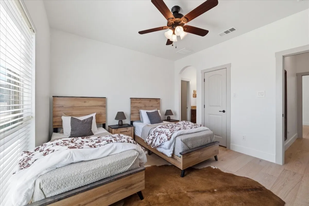 Single Family Residence For Rent in Parker County , 570 S Point Court, Aledo, Texas 76008, 4 Bedroom, 3 Bathroom, 3 Garage spaces, 2,745 Sqft, built in 2013, mls#21342390, Real Estate Agent in Aledo, Homes For Rent in Parker county, Homes For Rent in Aledo, Realtor in Aledo Texas, Real Estate Brokerage Independent Realty Texas, Luminita Cordes Realtor