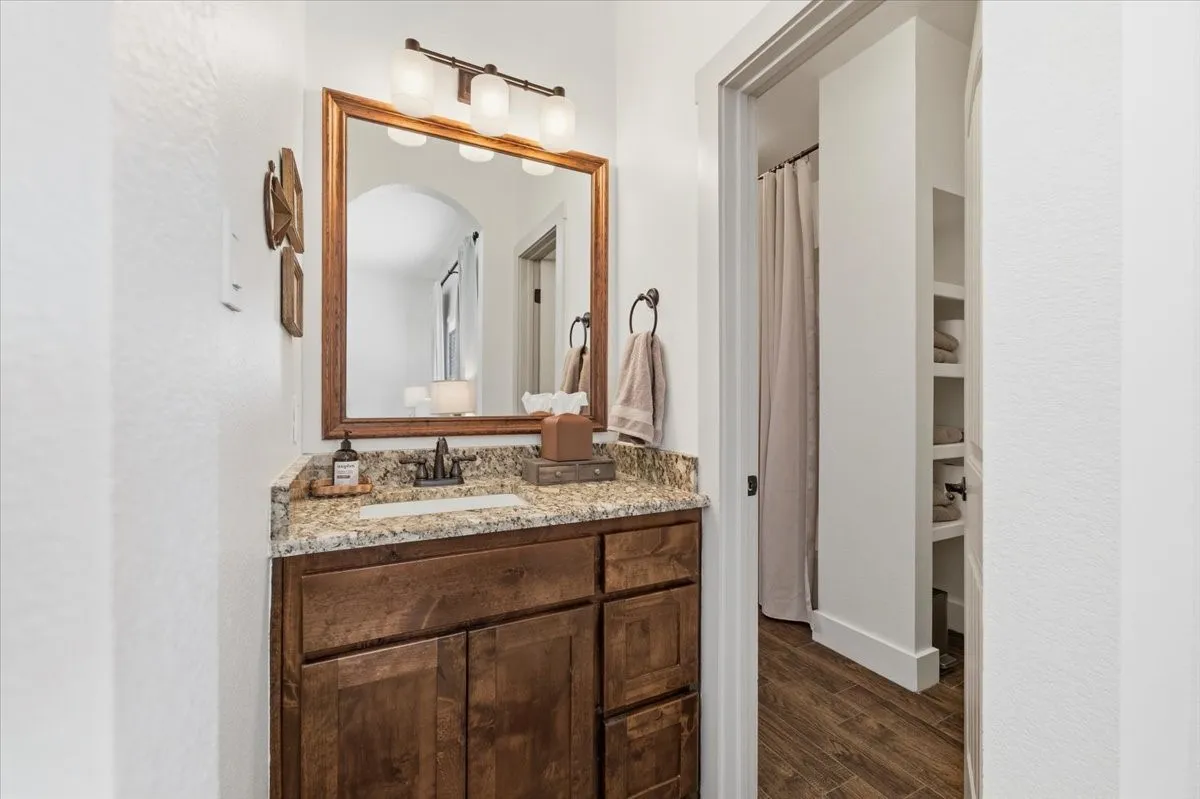 Single Family Residence For Rent in Parker County , 570 S Point Court, Aledo, Texas 76008, 4 Bedroom, 3 Bathroom, 3 Garage spaces, 2,745 Sqft, built in 2013, mls#21342390, Real Estate Agent in Aledo, Homes For Rent in Parker county, Homes For Rent in Aledo, Realtor in Aledo Texas, Real Estate Brokerage Independent Realty Texas, Luminita Cordes Realtor