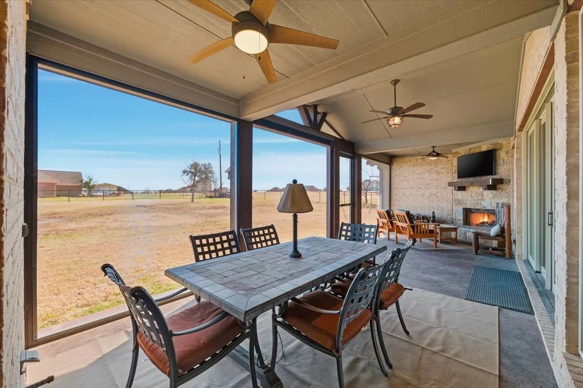 Single Family Residence For Rent in Parker County , 570 S Point Court, Aledo, Texas 76008, 4 Bedroom, 3 Bathroom, 3 Garage spaces, 2,745 Sqft, built in 2013, mls#21342390, Real Estate Agent in Aledo, Homes For Rent in Parker county, Homes For Rent in Aledo, Realtor in Aledo Texas, Real Estate Brokerage Independent Realty Texas, Luminita Cordes Realtor