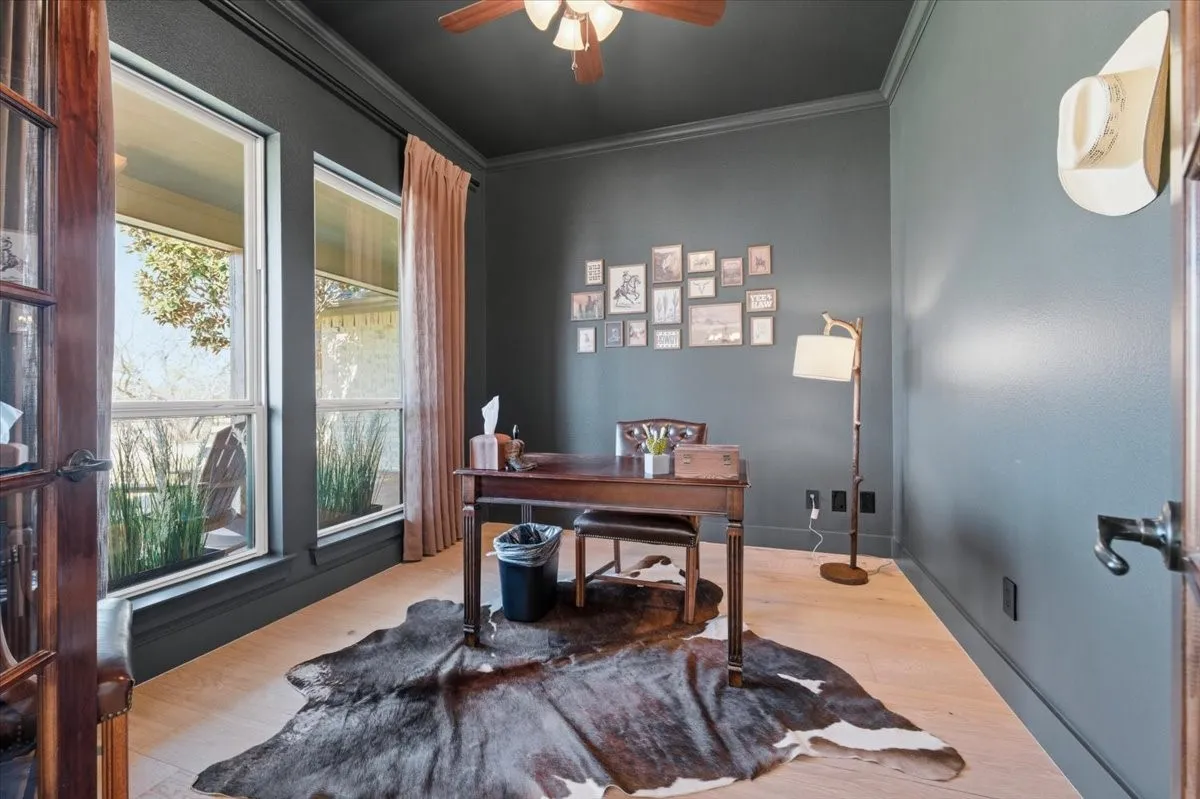 Single Family Residence For Rent in Parker County , 570 S Point Court, Aledo, Texas 76008, 4 Bedroom, 3 Bathroom, 3 Garage spaces, 2,745 Sqft, built in 2013, mls#21342390, Real Estate Agent in Aledo, Homes For Rent in Parker county, Homes For Rent in Aledo, Realtor in Aledo Texas, Real Estate Brokerage Independent Realty Texas, Luminita Cordes Realtor