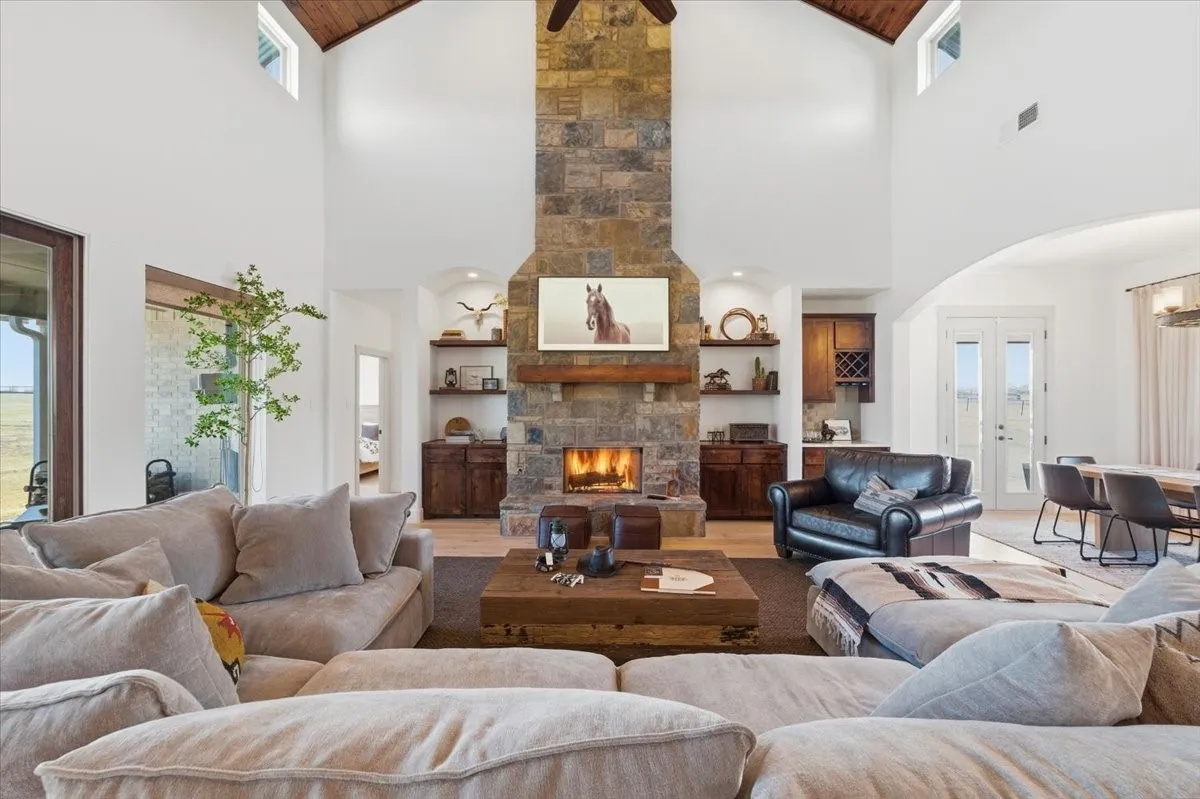 Single Family Residence For Rent in Parker County , 570 S Point Court, Aledo, Texas 76008, 4 Bedroom, 3 Bathroom, 3 Garage spaces, 2,745 Sqft, built in 2013, mls#21342390, Real Estate Agent in Aledo, Homes For Rent in Parker county, Homes For Rent in Aledo, Realtor in Aledo Texas, Real Estate Brokerage Independent Realty Texas, Luminita Cordes Realtor