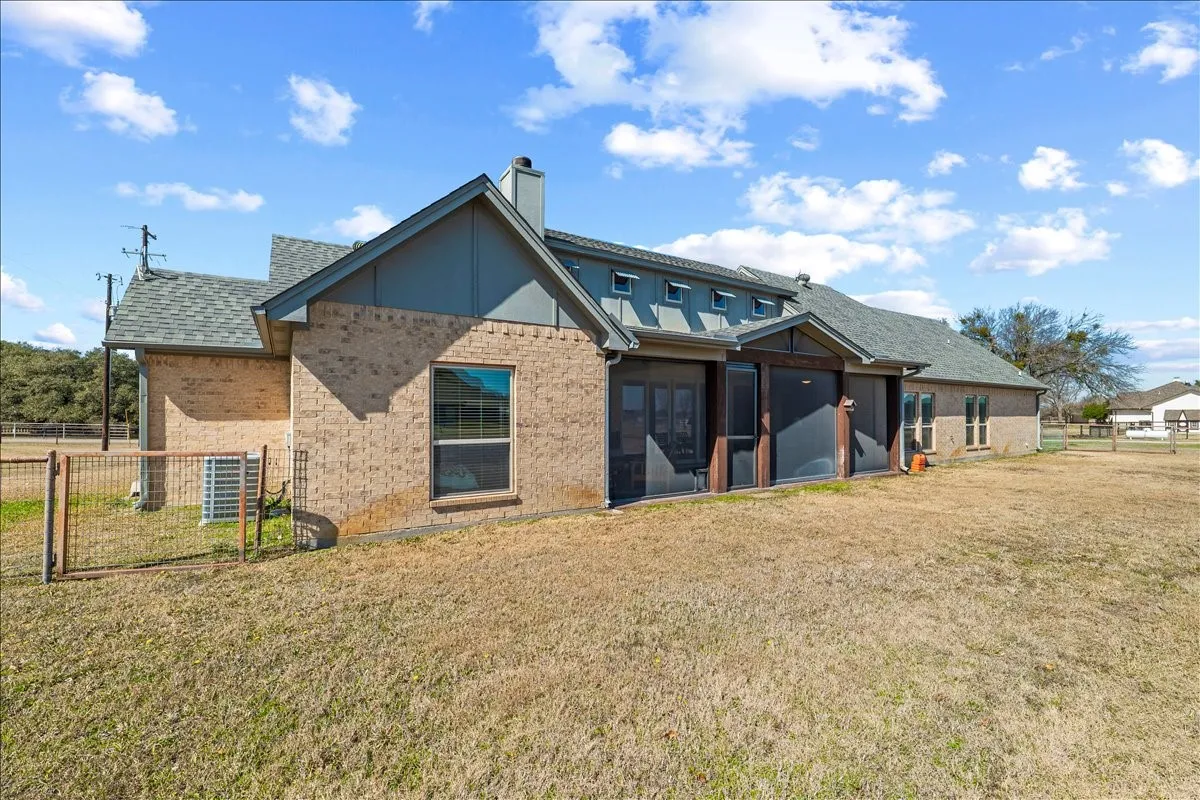 Single Family Residence For Rent in Parker County , 570 S Point Court, Aledo, Texas 76008, 4 Bedroom, 3 Bathroom, 3 Garage spaces, 2,745 Sqft, built in 2013, mls#21342390, Real Estate Agent in Aledo, Homes For Rent in Parker county, Homes For Rent in Aledo, Realtor in Aledo Texas, Real Estate Brokerage Independent Realty Texas, Luminita Cordes Realtor
