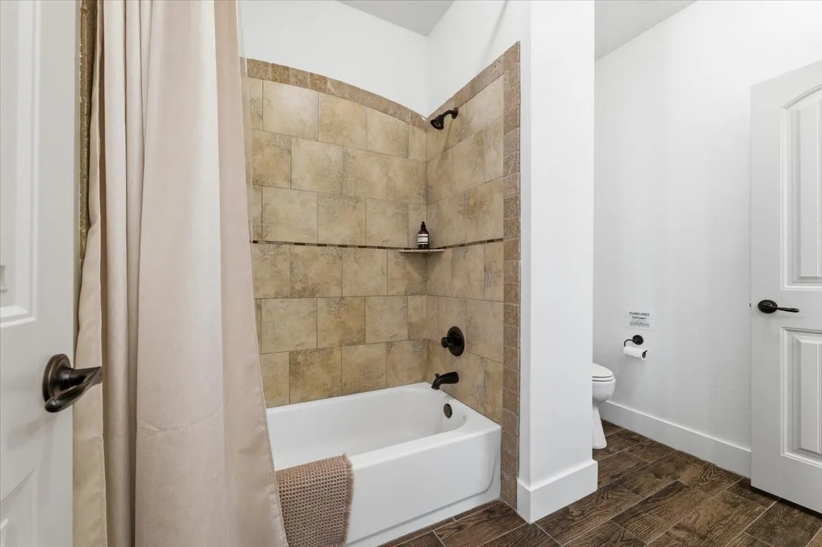 Single Family Residence For Rent in Parker County , 570 S Point Court, Aledo, Texas 76008, 4 Bedroom, 3 Bathroom, 3 Garage spaces, 2,745 Sqft, built in 2013, mls#21342390, Real Estate Agent in Aledo, Homes For Rent in Parker county, Homes For Rent in Aledo, Realtor in Aledo Texas, Real Estate Brokerage Independent Realty Texas, Luminita Cordes Realtor