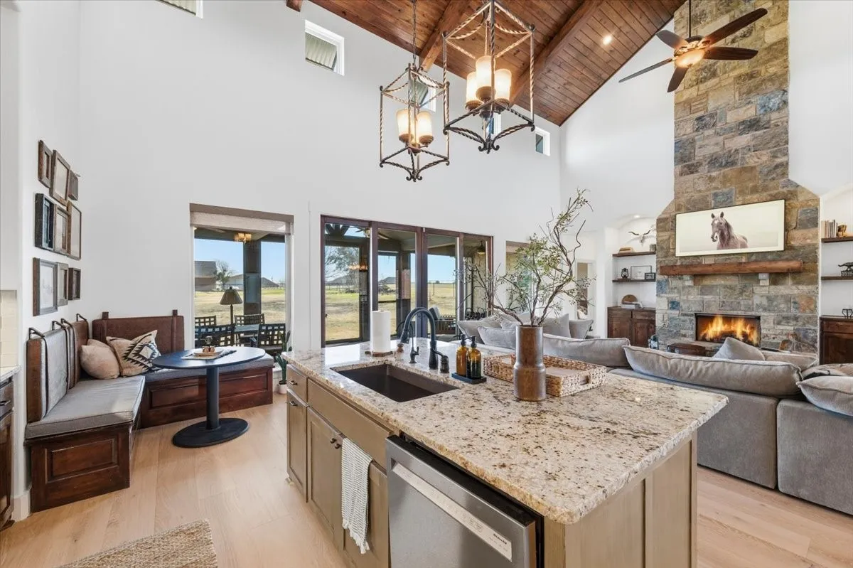 Single Family Residence For Rent in Parker County , 570 S Point Court, Aledo, Texas 76008, 4 Bedroom, 3 Bathroom, 3 Garage spaces, 2,745 Sqft, built in 2013, mls#21342390, Real Estate Agent in Aledo, Homes For Rent in Parker county, Homes For Rent in Aledo, Realtor in Aledo Texas, Real Estate Brokerage Independent Realty Texas, Luminita Cordes Realtor