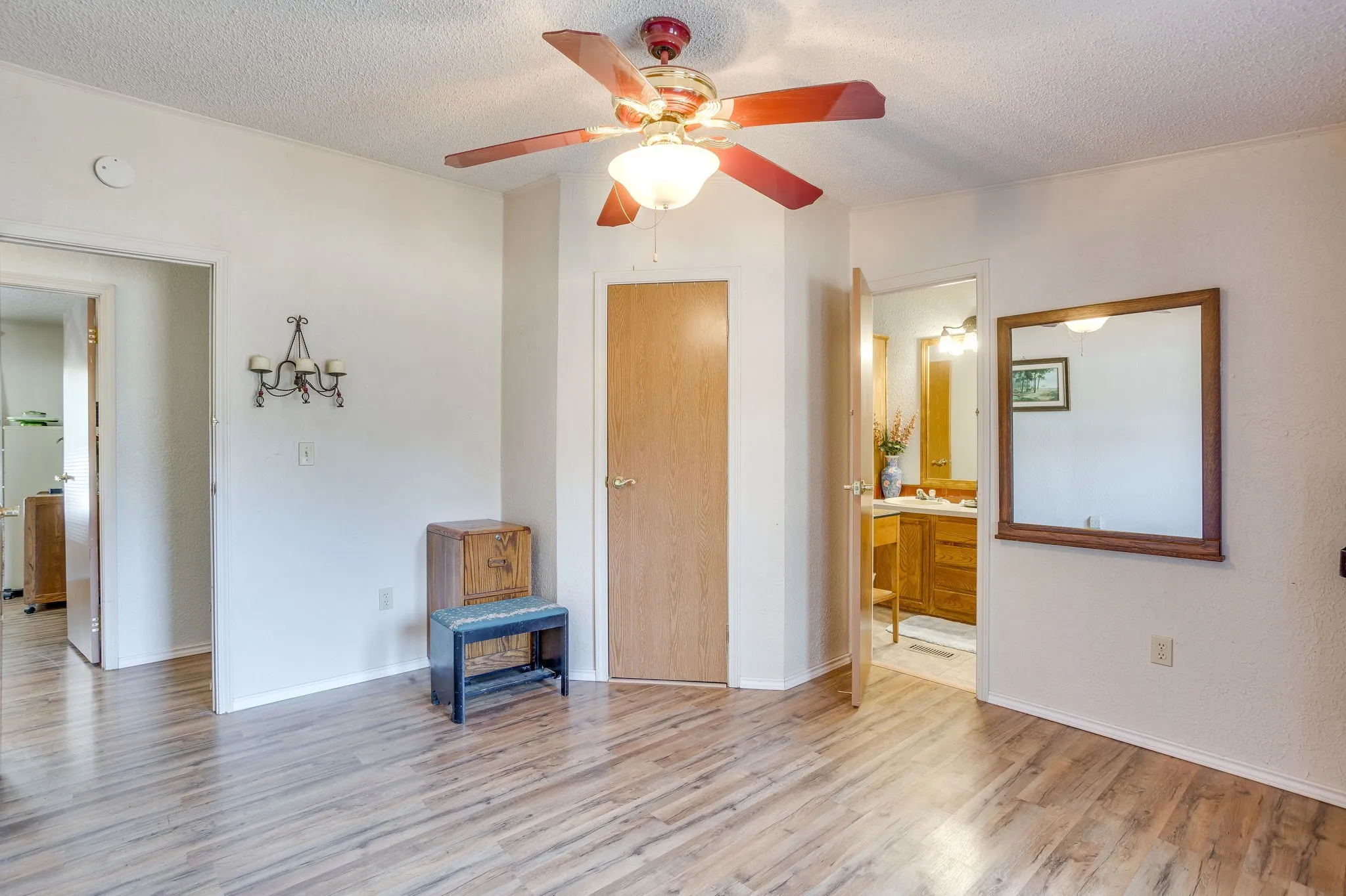 Manufactured Home For Sale in Hood County , 4406 Appletree Court, Granbury, Texas 76048, 4 Bedroom, 3 Bathroom, 2 Garage spaces, 2,118 Sqft, built in 1995, mls#21348621, Real Estate Agent in Granbury, Homes For Sale in Hood county, Homes For Sale in Granbury, Realtor in Granbury Texas, Real Estate Brokerage Independent Realty Texas, Luminita Cordes Realtor