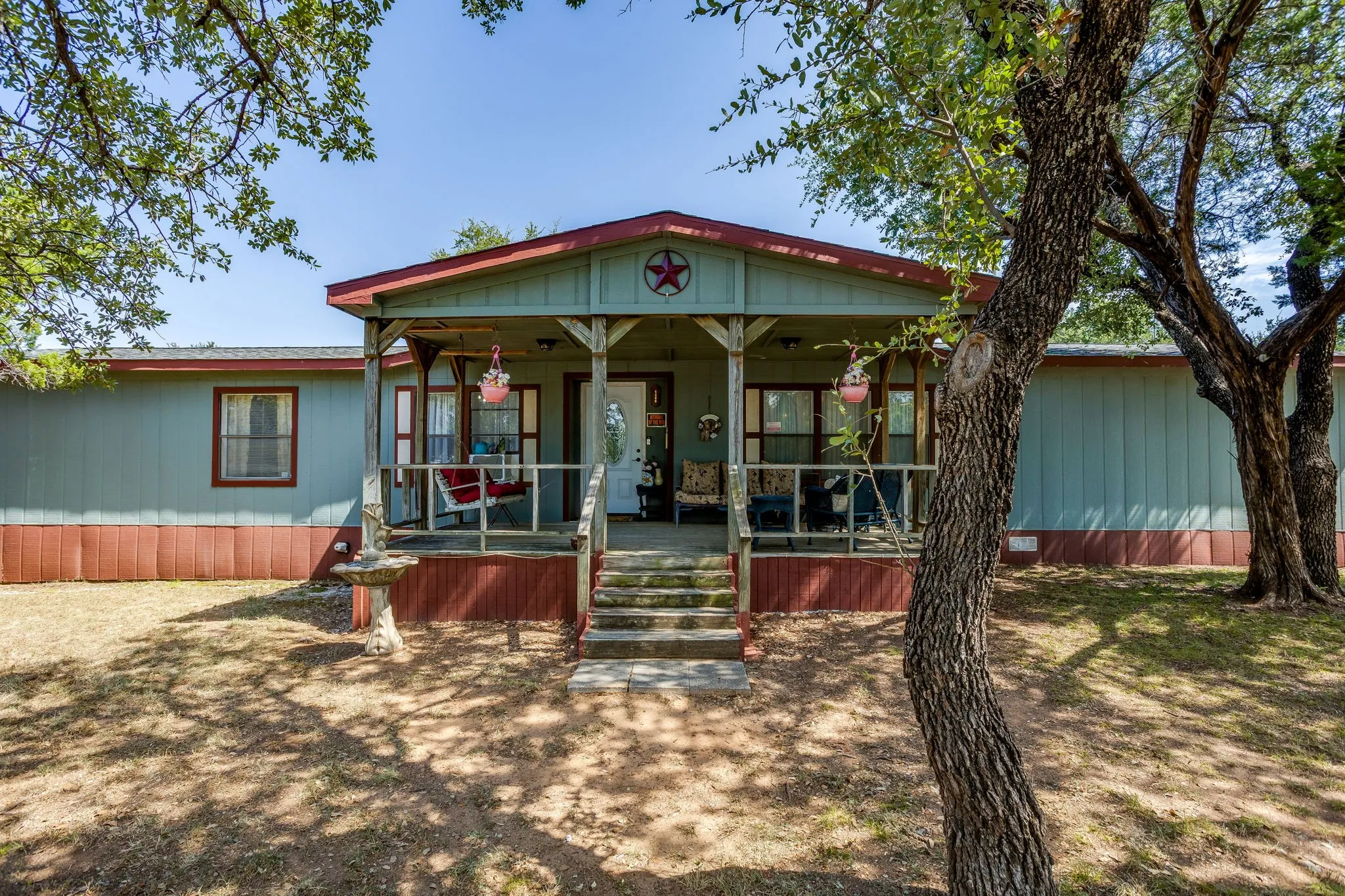 Manufactured Home For Sale in Hood County , 4406 Appletree Court, Granbury, Texas 76048, 4 Bedroom, 3 Bathroom, 2 Garage spaces, 2,118 Sqft, built in 1995, mls#21348621, Real Estate Agent in Granbury, Homes For Sale in Hood county, Homes For Sale in Granbury, Realtor in Granbury Texas, Real Estate Brokerage Independent Realty Texas, Luminita Cordes Realtor