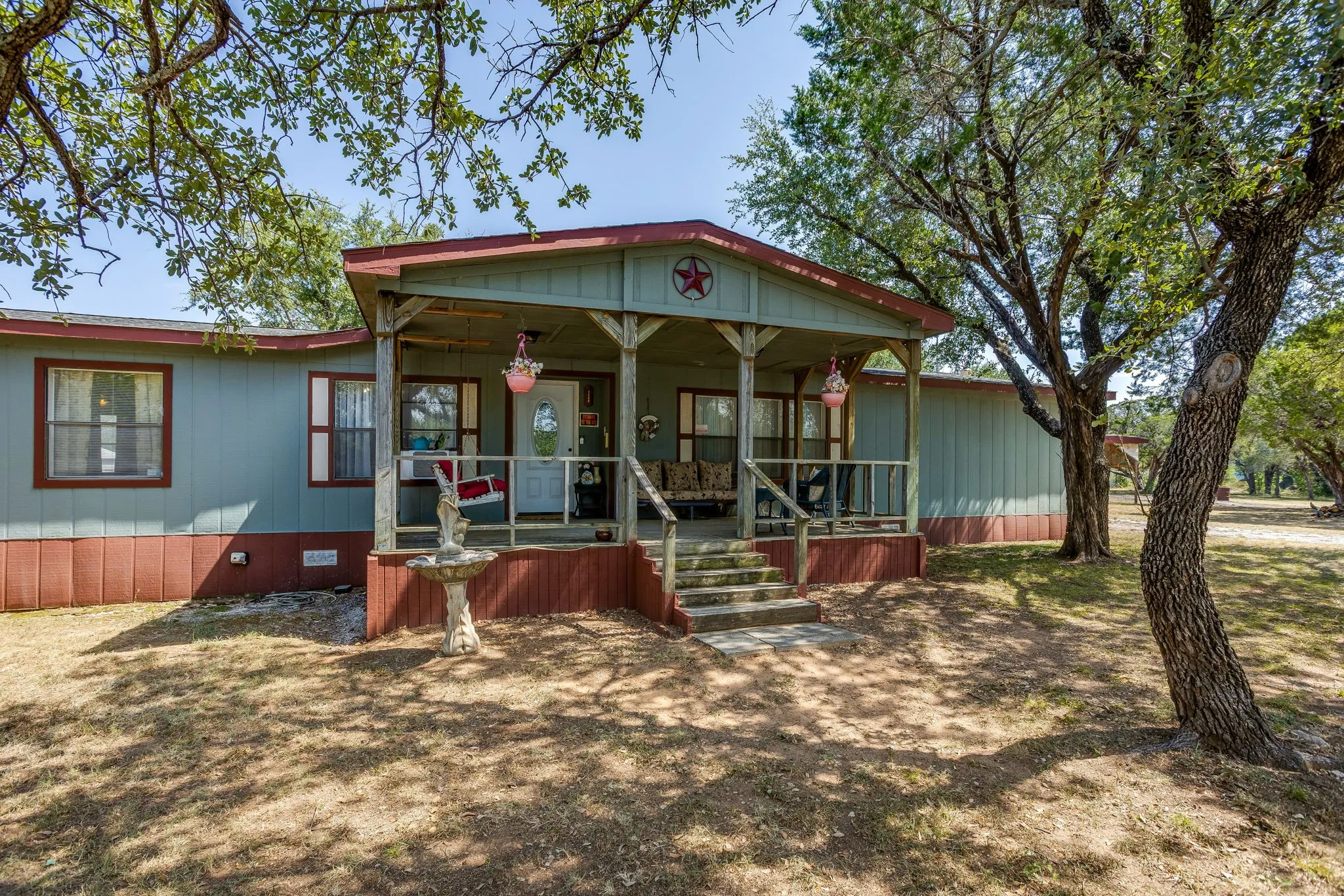 Manufactured Home For Sale in Hood County , 4406 Appletree Court, Granbury, Texas 76048, 4 Bedroom, 3 Bathroom, 2 Garage spaces, 2,118 Sqft, built in 1995, mls#21348621, Real Estate Agent in Granbury, Homes For Sale in Hood county, Homes For Sale in Granbury, Realtor in Granbury Texas, Real Estate Brokerage Independent Realty Texas, Luminita Cordes Realtor