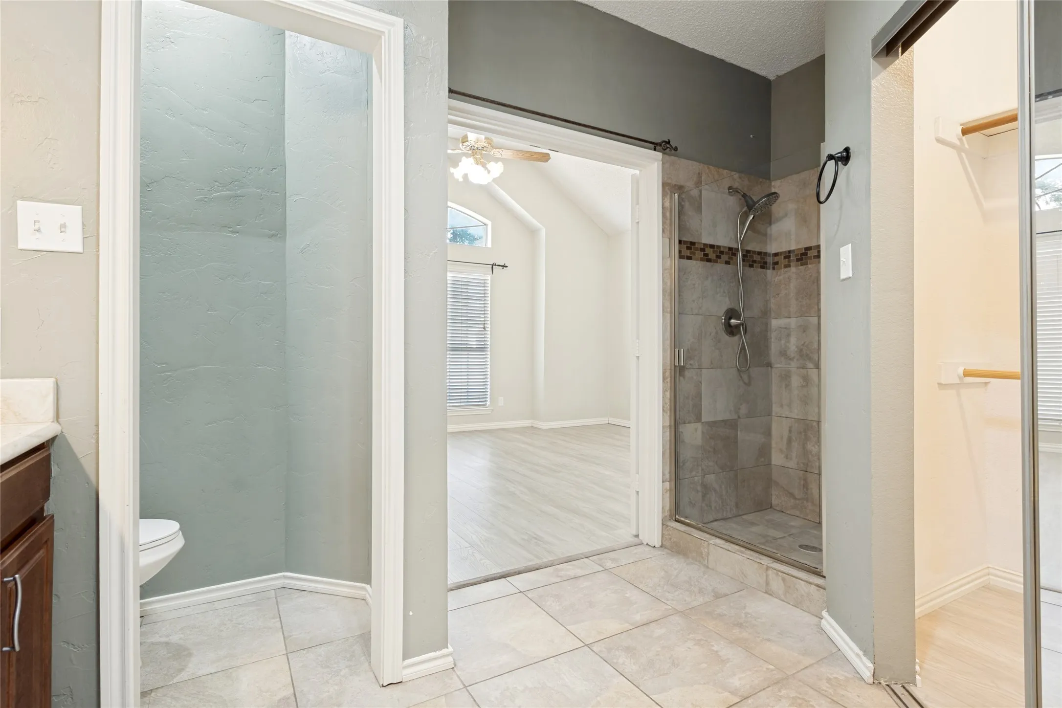 Single Family Residence For Sale in Dallas County , 2123 Daniel Way, Carrollton, Texas 75006, 4 Bedroom, 3 Bathroom, Garage spaces, 2,553 Sqft, built in 1986, mls#21350885, Real Estate Agent in Carrollton, Homes For Sale in Dallas county, Homes For Sale in Carrollton, Realtor in Carrollton Texas, Real Estate Brokerage Independent Realty Texas, Luminita Cordes Realtor