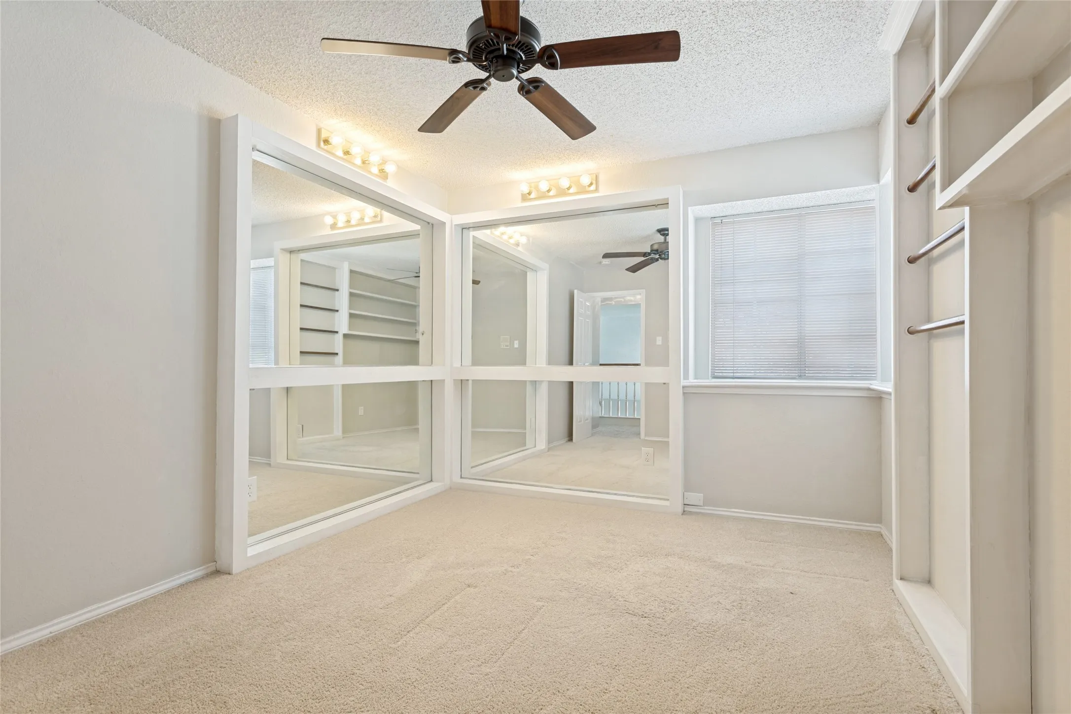 Single Family Residence For Sale in Dallas County , 2123 Daniel Way, Carrollton, Texas 75006, 4 Bedroom, 3 Bathroom, Garage spaces, 2,553 Sqft, built in 1986, mls#21350885, Real Estate Agent in Carrollton, Homes For Sale in Dallas county, Homes For Sale in Carrollton, Realtor in Carrollton Texas, Real Estate Brokerage Independent Realty Texas, Luminita Cordes Realtor
