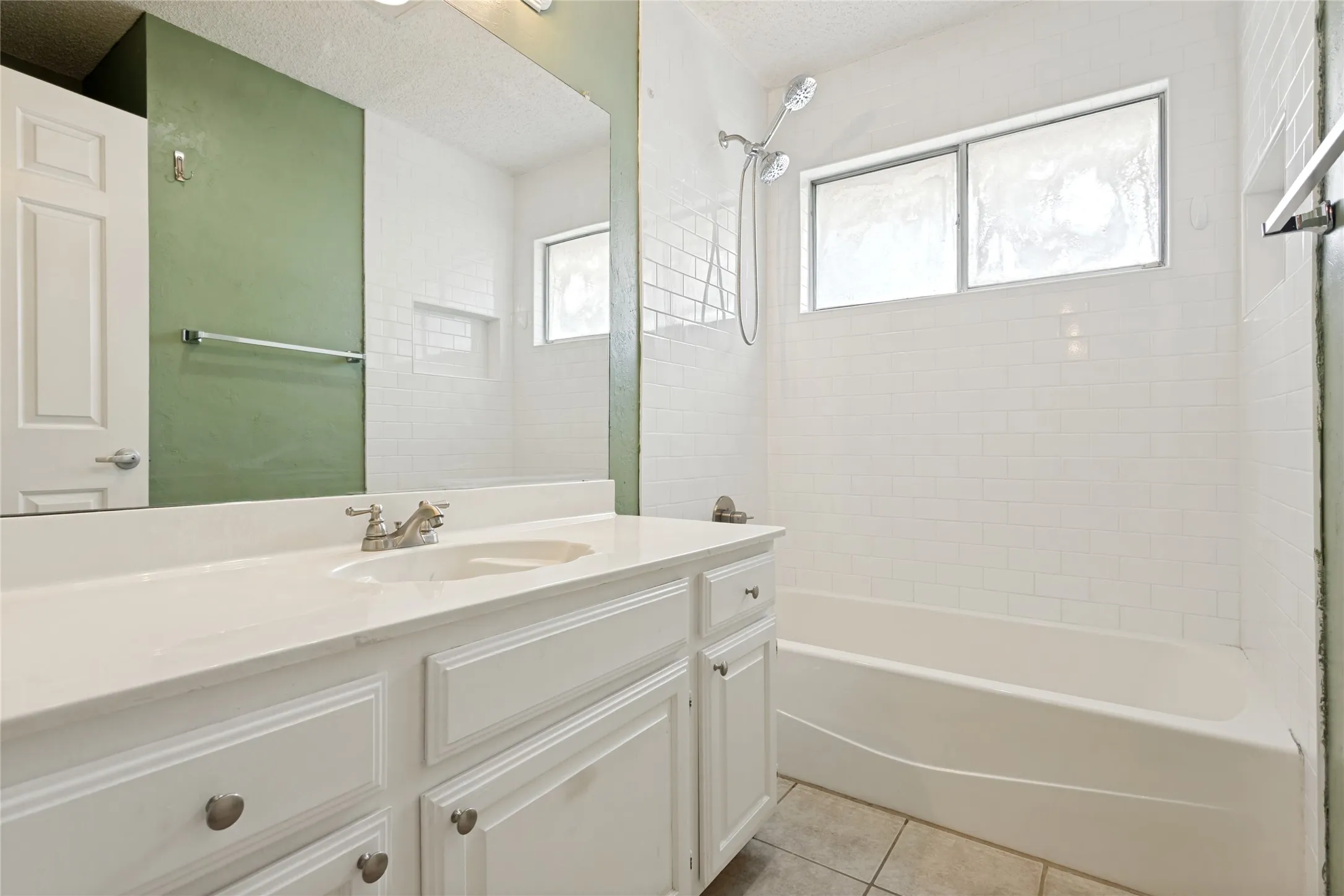 Single Family Residence For Sale in Dallas County , 2123 Daniel Way, Carrollton, Texas 75006, 4 Bedroom, 3 Bathroom, Garage spaces, 2,553 Sqft, built in 1986, mls#21350885, Real Estate Agent in Carrollton, Homes For Sale in Dallas county, Homes For Sale in Carrollton, Realtor in Carrollton Texas, Real Estate Brokerage Independent Realty Texas, Luminita Cordes Realtor