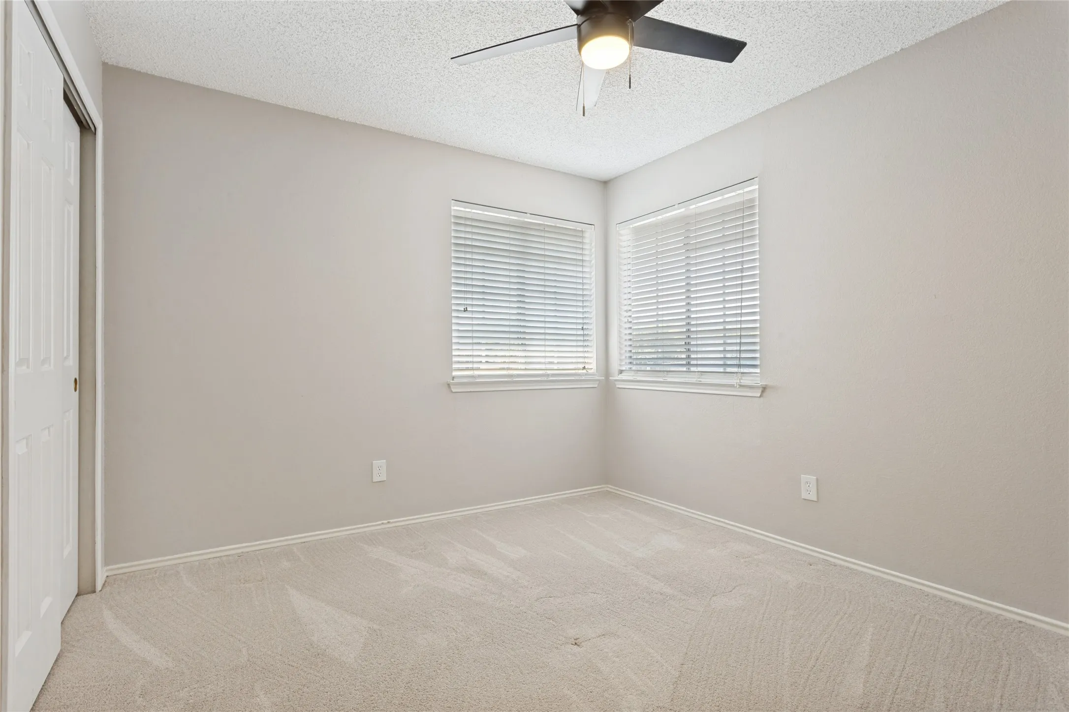 Single Family Residence For Sale in Dallas County , 2123 Daniel Way, Carrollton, Texas 75006, 4 Bedroom, 3 Bathroom, Garage spaces, 2,553 Sqft, built in 1986, mls#21350885, Real Estate Agent in Carrollton, Homes For Sale in Dallas county, Homes For Sale in Carrollton, Realtor in Carrollton Texas, Real Estate Brokerage Independent Realty Texas, Luminita Cordes Realtor