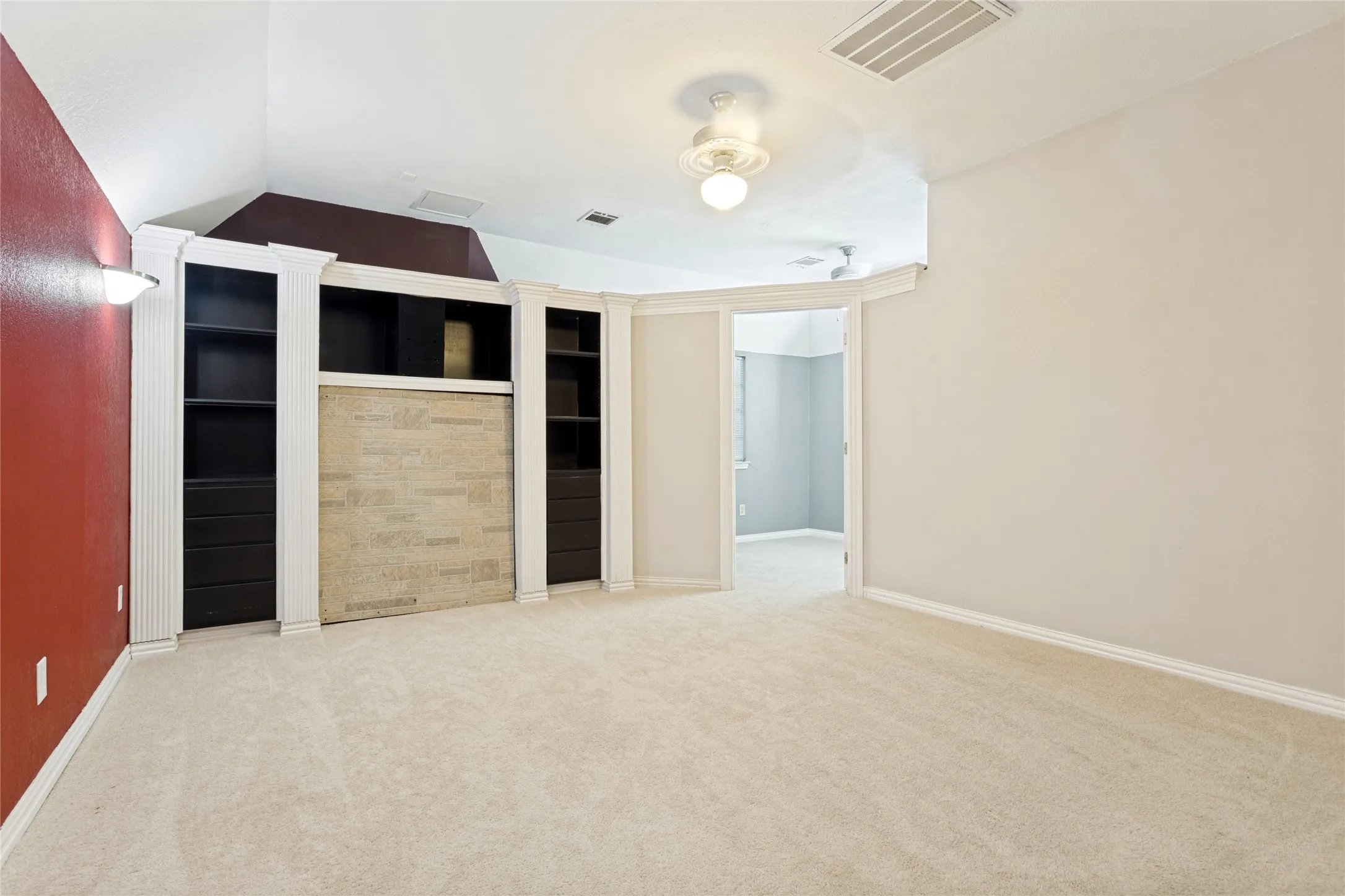 Single Family Residence For Sale in Dallas County , 2123 Daniel Way, Carrollton, Texas 75006, 4 Bedroom, 3 Bathroom, Garage spaces, 2,553 Sqft, built in 1986, mls#21350885, Real Estate Agent in Carrollton, Homes For Sale in Dallas county, Homes For Sale in Carrollton, Realtor in Carrollton Texas, Real Estate Brokerage Independent Realty Texas, Luminita Cordes Realtor