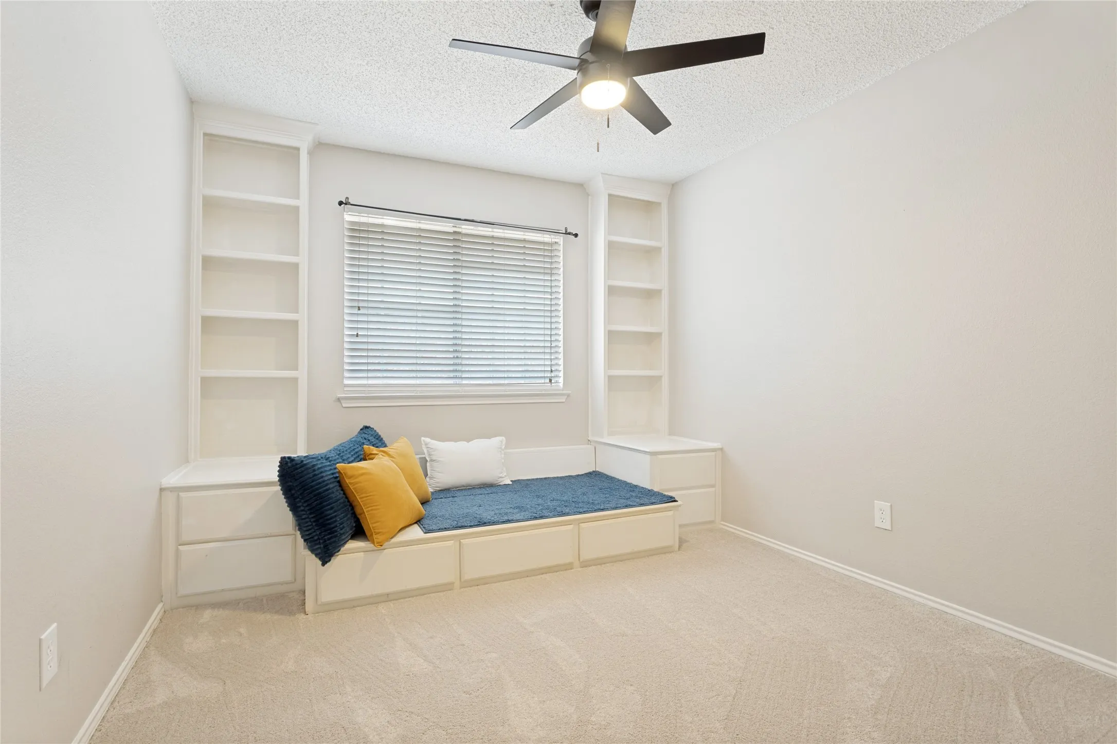 Single Family Residence For Sale in Dallas County , 2123 Daniel Way, Carrollton, Texas 75006, 4 Bedroom, 3 Bathroom, Garage spaces, 2,553 Sqft, built in 1986, mls#21350885, Real Estate Agent in Carrollton, Homes For Sale in Dallas county, Homes For Sale in Carrollton, Realtor in Carrollton Texas, Real Estate Brokerage Independent Realty Texas, Luminita Cordes Realtor