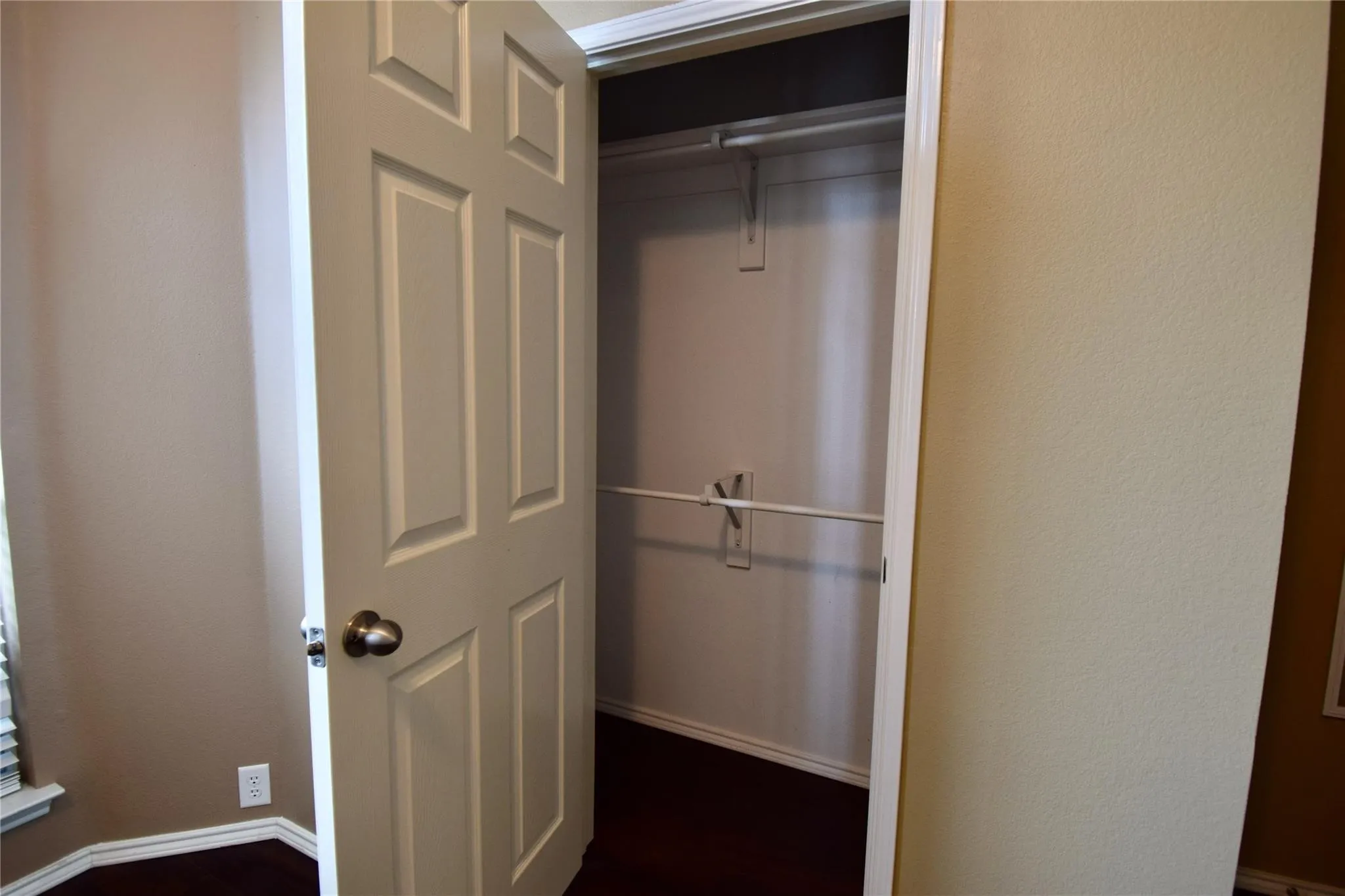 Single Family Residence For Rent in Tarrant County , 1006 Abigail Drive, Arlington, Texas 76002, 3 Bedroom, 2 Bathroom, 2 Garage spaces, 1,784 Sqft, built in 2007, mls#21352158, Real Estate Agent in Arlington, Homes For Rent in Tarrant county, Homes For Rent in Arlington, Realtor in Arlington Texas, Real Estate Brokerage Independent Realty Texas, Luminita Cordes Realtor
