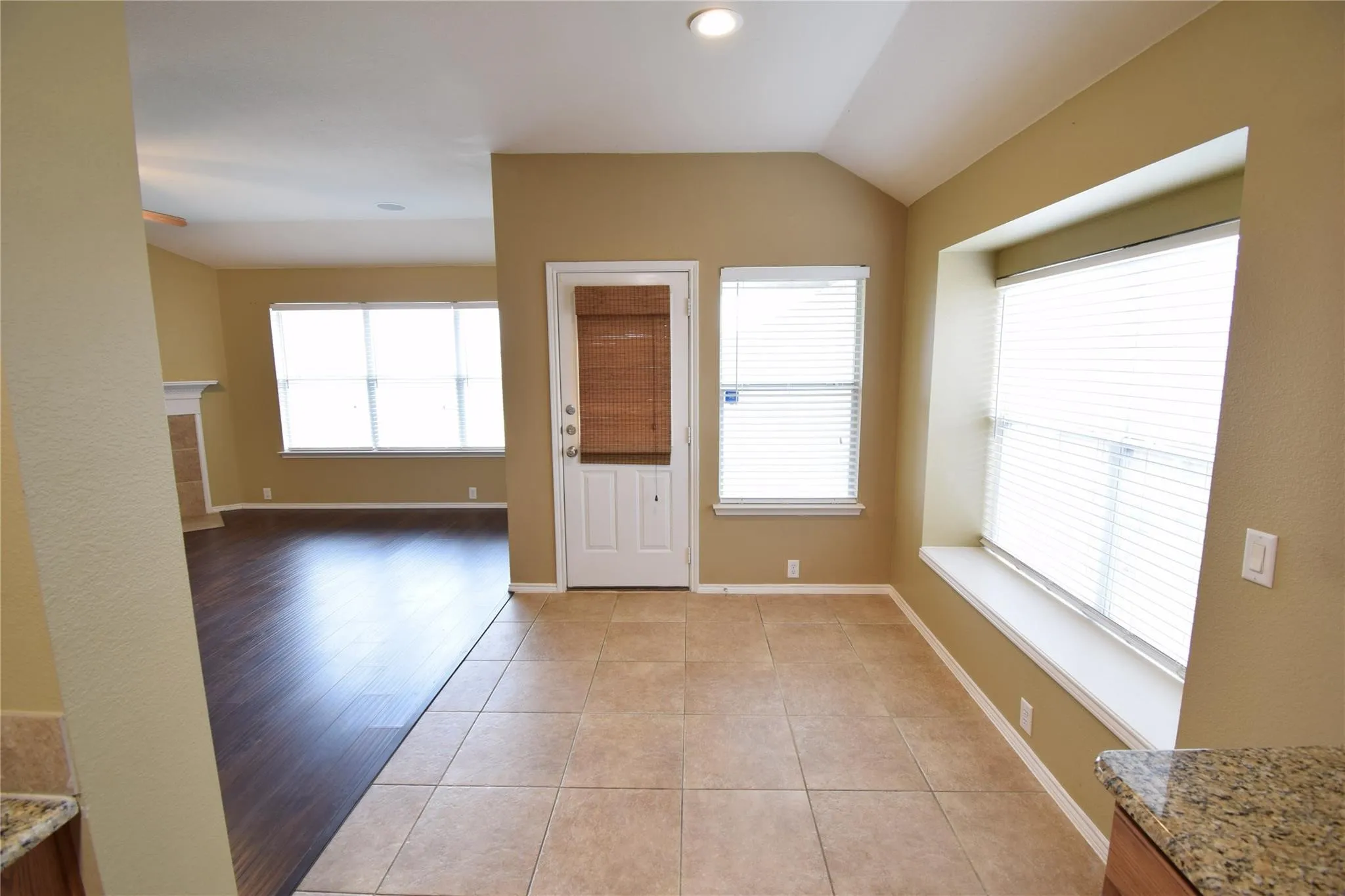 Single Family Residence For Rent in Tarrant County , 1006 Abigail Drive, Arlington, Texas 76002, 3 Bedroom, 2 Bathroom, 2 Garage spaces, 1,784 Sqft, built in 2007, mls#21352158, Real Estate Agent in Arlington, Homes For Rent in Tarrant county, Homes For Rent in Arlington, Realtor in Arlington Texas, Real Estate Brokerage Independent Realty Texas, Luminita Cordes Realtor