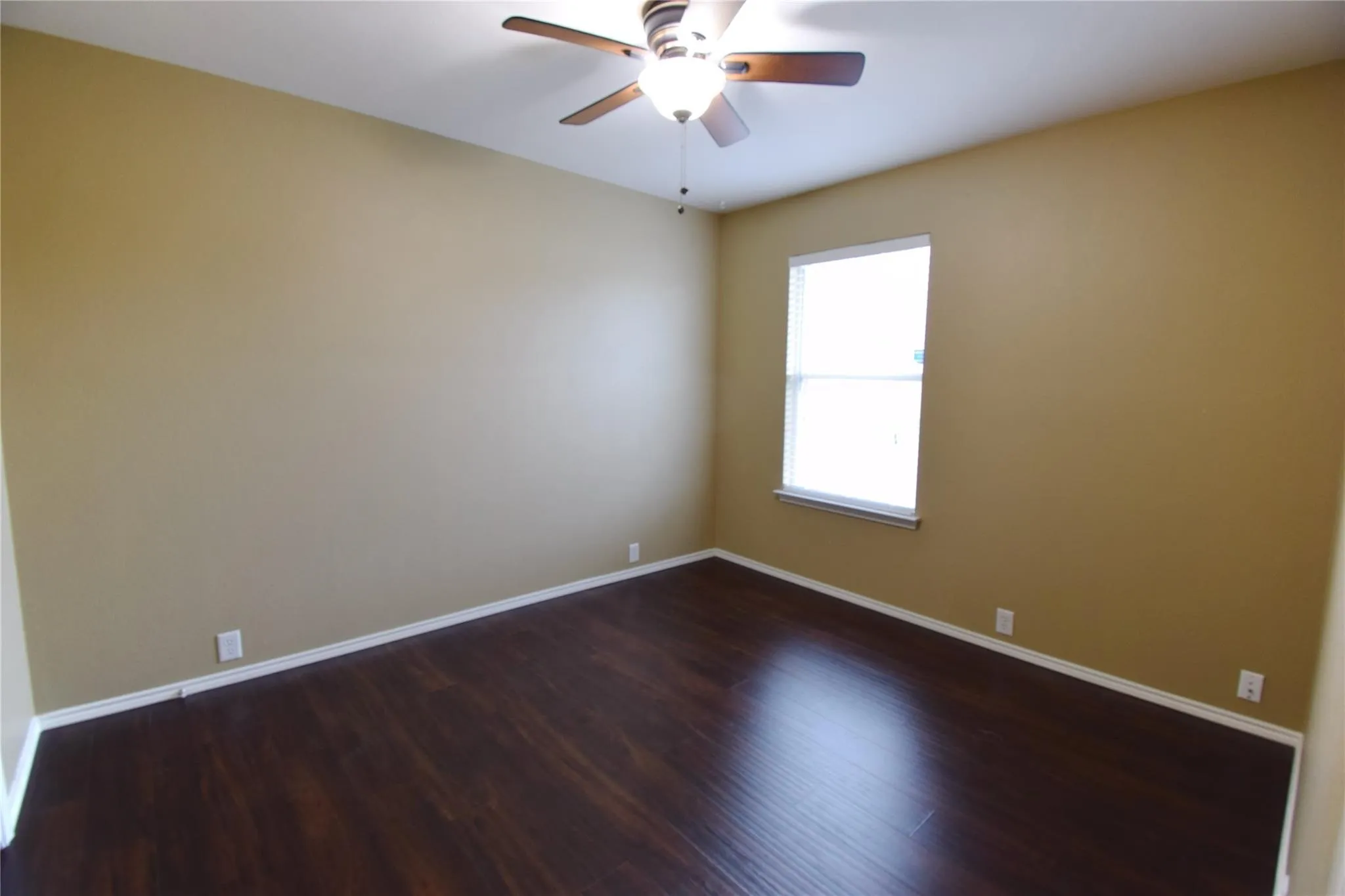 Single Family Residence For Rent in Tarrant County , 1006 Abigail Drive, Arlington, Texas 76002, 3 Bedroom, 2 Bathroom, 2 Garage spaces, 1,784 Sqft, built in 2007, mls#21352158, Real Estate Agent in Arlington, Homes For Rent in Tarrant county, Homes For Rent in Arlington, Realtor in Arlington Texas, Real Estate Brokerage Independent Realty Texas, Luminita Cordes Realtor