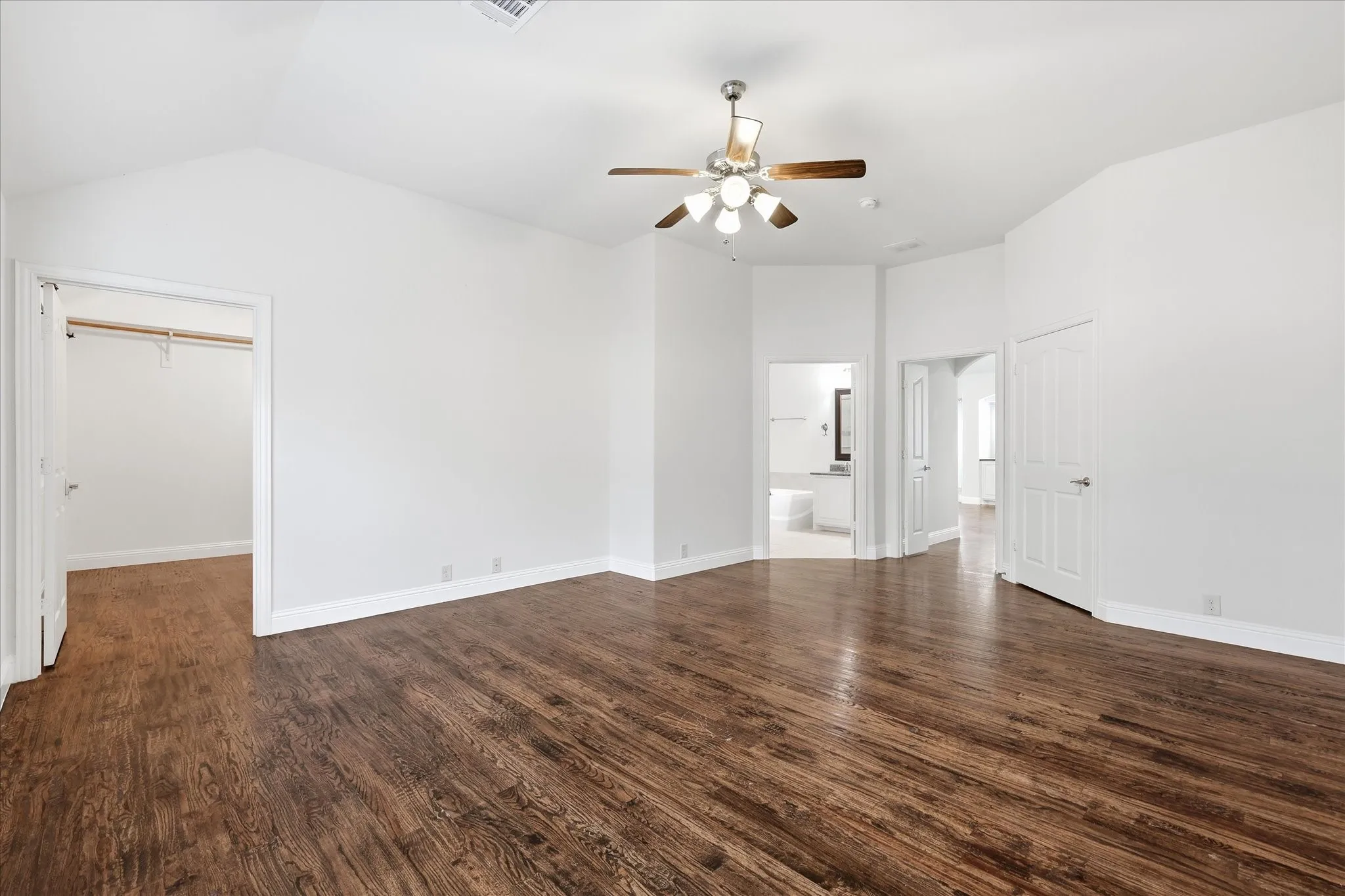 Single Family Residence For Sale in Denton County , 5800 New Ballinger Drive, Denton, Texas 76226, 4 Bedroom, 2 Bathroom, 2 Garage spaces, 2,250 Sqft, built in 2015, mls#21325363, Real Estate Agent in Denton, Homes For Sale in Denton county, Homes For Sale in Denton, Realtor in Denton Texas, Real Estate Brokerage Independent Realty Texas, Luminita Cordes Realtor