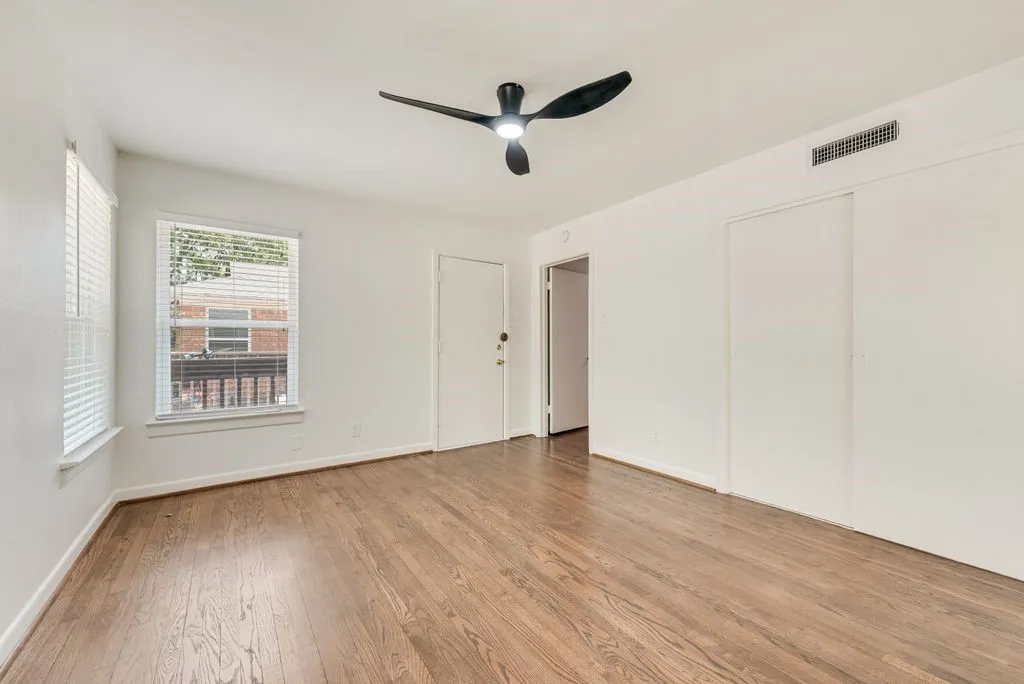 Single Family Residence For Rent in Dallas County , 9506 Mercer Drive, Dallas, Texas 75228, 2 Bedroom, 1 Bathroom, 1 Garage spaces, 1,224 Sqft, built in 1952, mls#21351961, Real Estate Agent in Dallas, Homes For Rent in Dallas county, Homes For Rent in Dallas, Realtor in Dallas Texas, Real Estate Brokerage Independent Realty Texas, Luminita Cordes Realtor