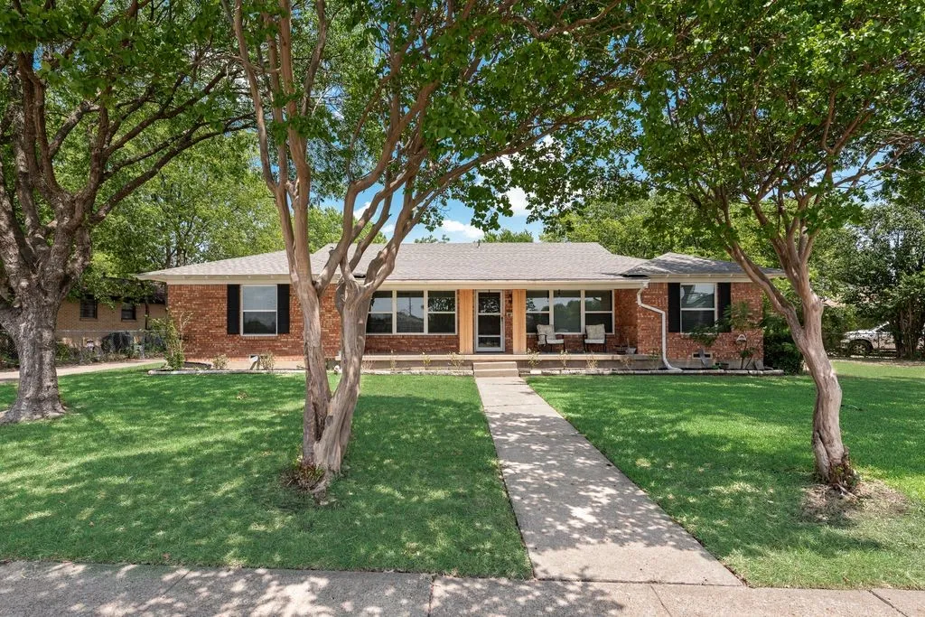 Single Family Residence For Rent in Dallas County , 9506 Mercer Drive, Dallas, Texas 75228, 2 Bedroom, 1 Bathroom, 1 Garage spaces, 1,224 Sqft, built in 1952, mls#21351961, Real Estate Agent in Dallas, Homes For Rent in Dallas county, Homes For Rent in Dallas, Realtor in Dallas Texas, Real Estate Brokerage Independent Realty Texas, Luminita Cordes Realtor