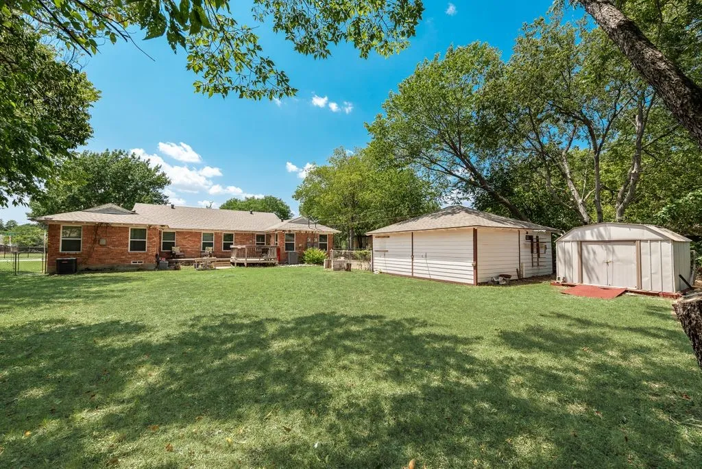 Single Family Residence For Rent in Dallas County , 9506 Mercer Drive, Dallas, Texas 75228, 2 Bedroom, 1 Bathroom, 1 Garage spaces, 1,224 Sqft, built in 1952, mls#21351961, Real Estate Agent in Dallas, Homes For Rent in Dallas county, Homes For Rent in Dallas, Realtor in Dallas Texas, Real Estate Brokerage Independent Realty Texas, Luminita Cordes Realtor