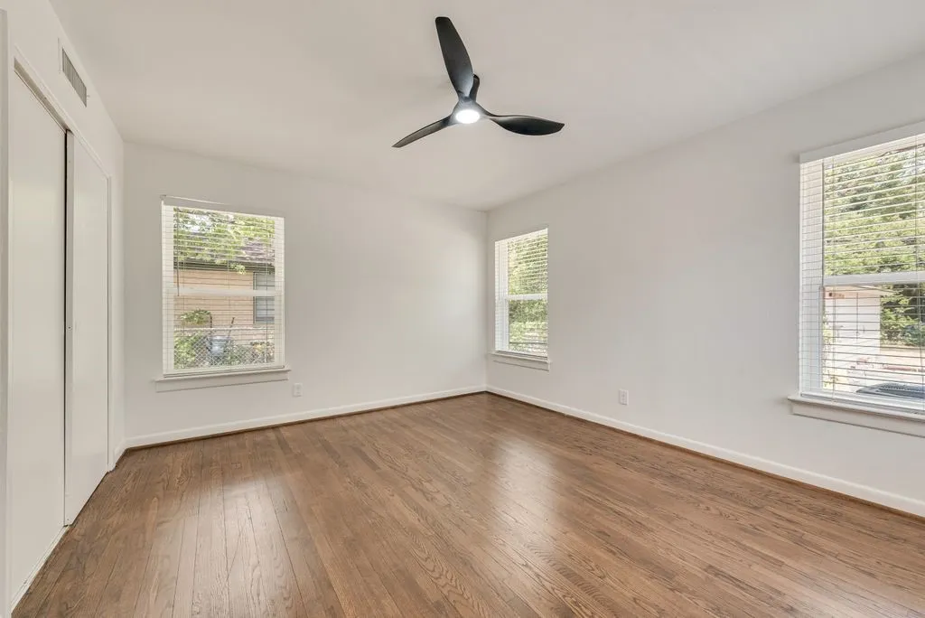 Single Family Residence For Rent in Dallas County , 9506 Mercer Drive, Dallas, Texas 75228, 2 Bedroom, 1 Bathroom, 1 Garage spaces, 1,224 Sqft, built in 1952, mls#21351961, Real Estate Agent in Dallas, Homes For Rent in Dallas county, Homes For Rent in Dallas, Realtor in Dallas Texas, Real Estate Brokerage Independent Realty Texas, Luminita Cordes Realtor