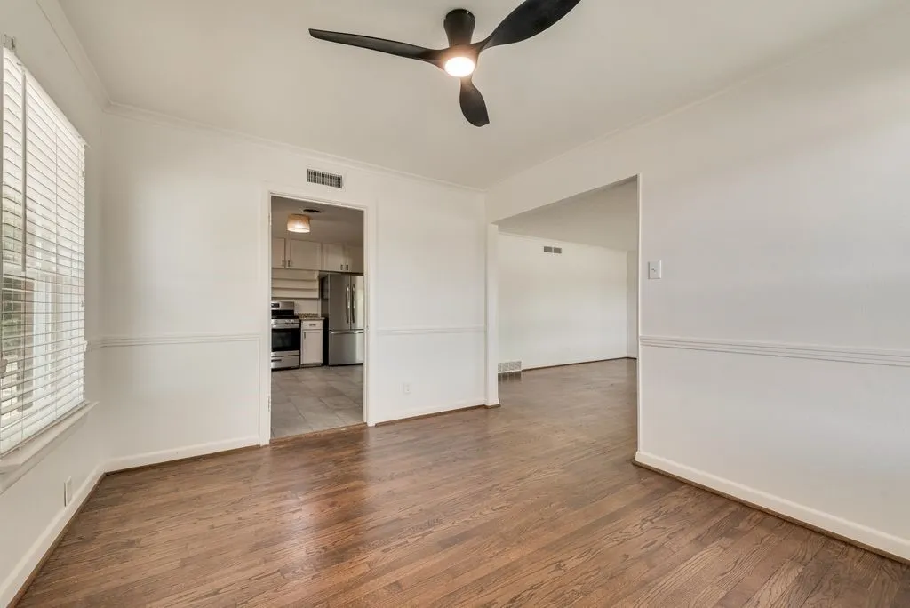 Single Family Residence For Rent in Dallas County , 9506 Mercer Drive, Dallas, Texas 75228, 2 Bedroom, 1 Bathroom, 1 Garage spaces, 1,224 Sqft, built in 1952, mls#21351961, Real Estate Agent in Dallas, Homes For Rent in Dallas county, Homes For Rent in Dallas, Realtor in Dallas Texas, Real Estate Brokerage Independent Realty Texas, Luminita Cordes Realtor