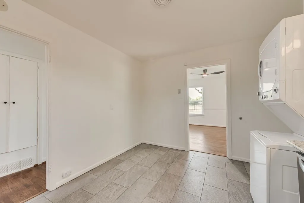 Single Family Residence For Rent in Dallas County , 9506 Mercer Drive, Dallas, Texas 75228, 2 Bedroom, 1 Bathroom, 1 Garage spaces, 1,224 Sqft, built in 1952, mls#21351961, Real Estate Agent in Dallas, Homes For Rent in Dallas county, Homes For Rent in Dallas, Realtor in Dallas Texas, Real Estate Brokerage Independent Realty Texas, Luminita Cordes Realtor