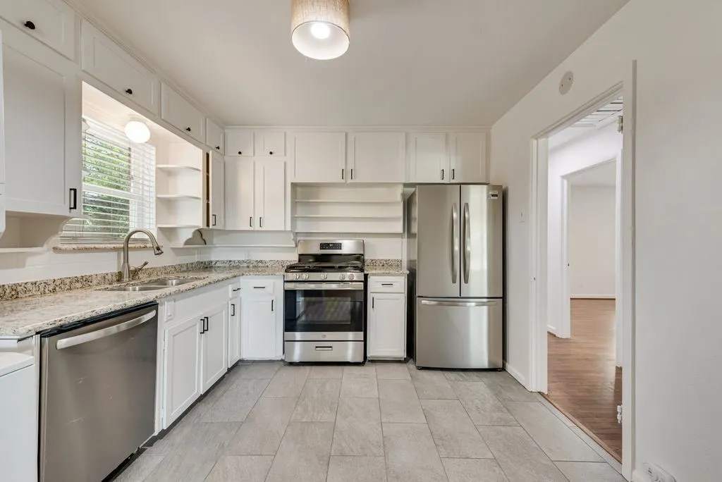 Single Family Residence For Rent in Dallas County , 9506 Mercer Drive, Dallas, Texas 75228, 2 Bedroom, 1 Bathroom, 1 Garage spaces, 1,224 Sqft, built in 1952, mls#21351961, Real Estate Agent in Dallas, Homes For Rent in Dallas county, Homes For Rent in Dallas, Realtor in Dallas Texas, Real Estate Brokerage Independent Realty Texas, Luminita Cordes Realtor