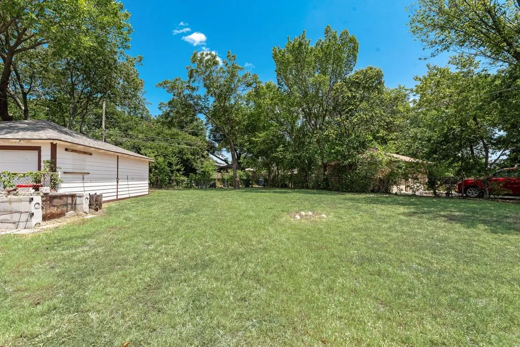 Single Family Residence For Rent in Dallas County , 9506 Mercer Drive, Dallas, Texas 75228, 2 Bedroom, 1 Bathroom, 1 Garage spaces, 1,224 Sqft, built in 1952, mls#21351961, Real Estate Agent in Dallas, Homes For Rent in Dallas county, Homes For Rent in Dallas, Realtor in Dallas Texas, Real Estate Brokerage Independent Realty Texas, Luminita Cordes Realtor