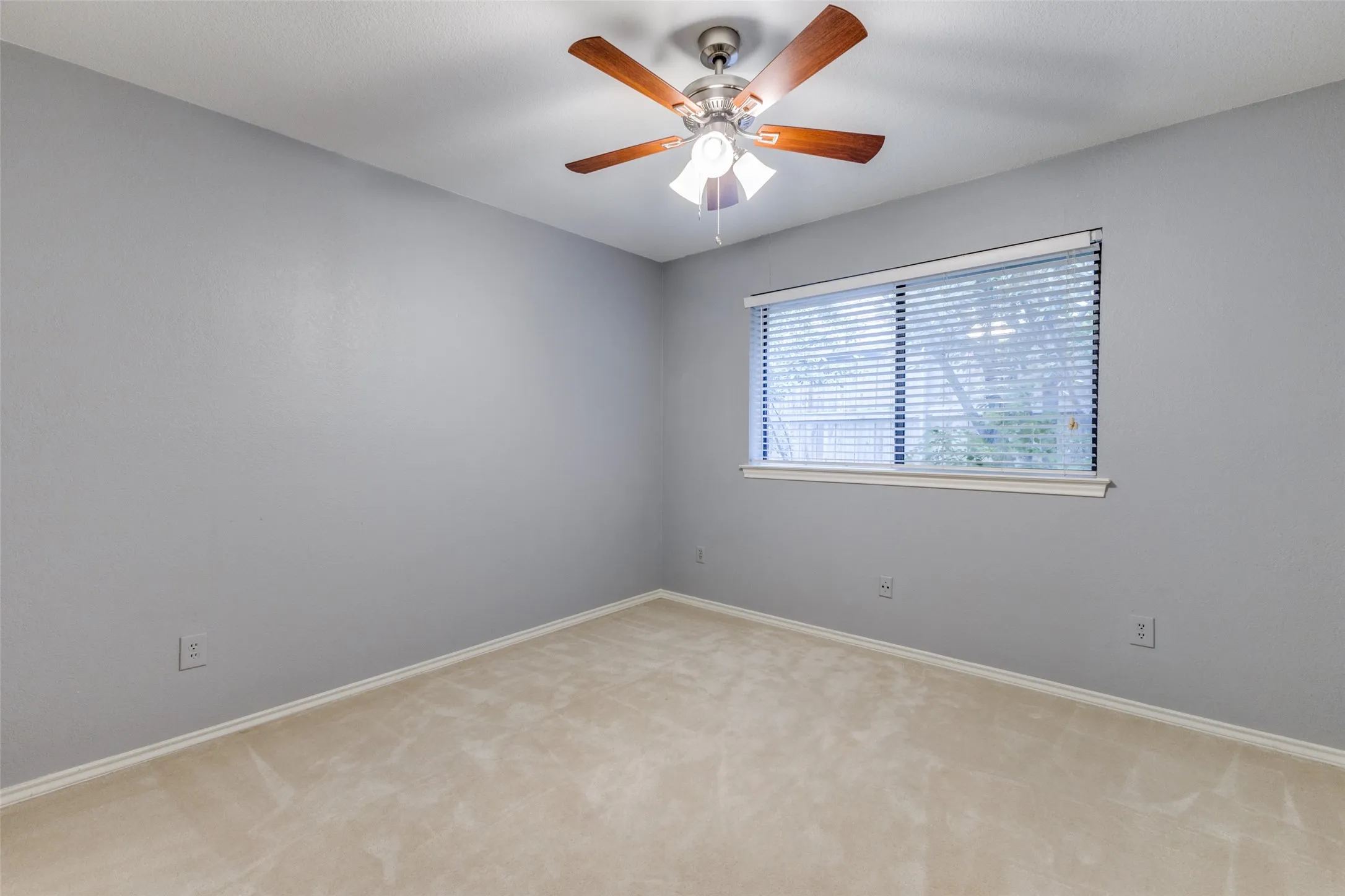 Single Family Residence For Rent in Collin County , 18612 Park Grove Lane, Dallas, Texas 75287, 4 Bedroom, 3 Bathroom, 2 Garage spaces, 2,268 Sqft, built in 1986, mls#21323519, Real Estate Agent in Dallas, Homes For Rent in Collin county, Homes For Rent in Dallas, Realtor in Dallas Texas, Real Estate Brokerage Independent Realty Texas, Luminita Cordes Realtor