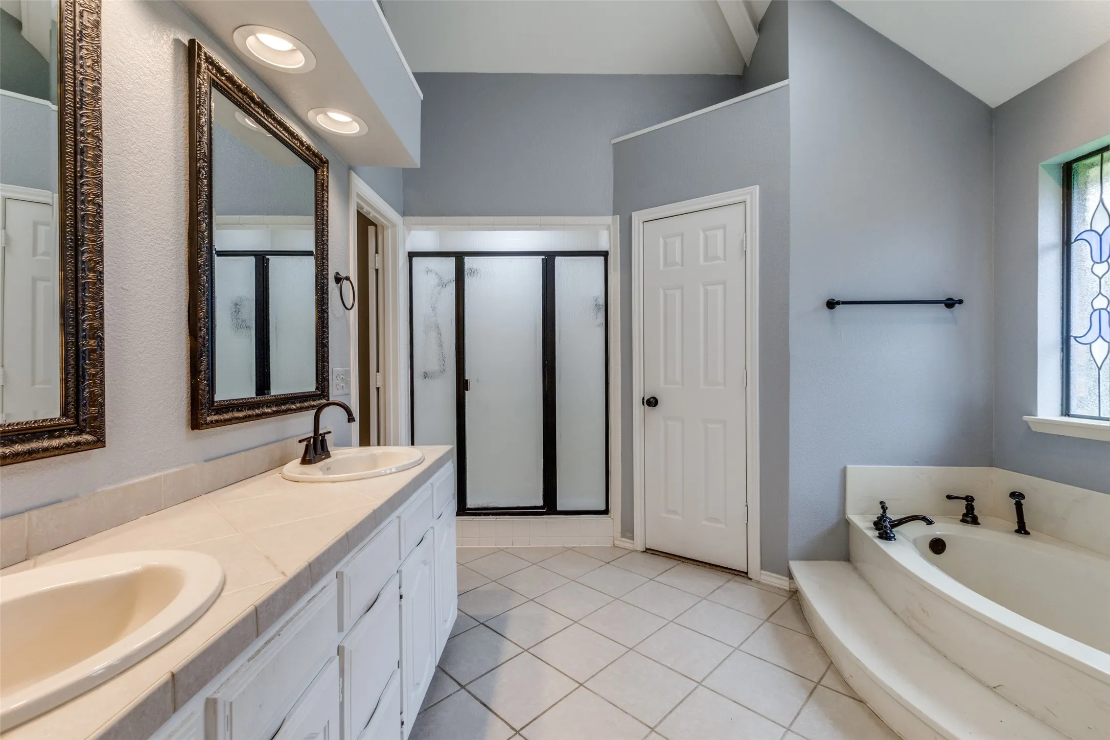 Single Family Residence For Rent in Collin County , 18612 Park Grove Lane, Dallas, Texas 75287, 4 Bedroom, 3 Bathroom, 2 Garage spaces, 2,268 Sqft, built in 1986, mls#21323519, Real Estate Agent in Dallas, Homes For Rent in Collin county, Homes For Rent in Dallas, Realtor in Dallas Texas, Real Estate Brokerage Independent Realty Texas, Luminita Cordes Realtor