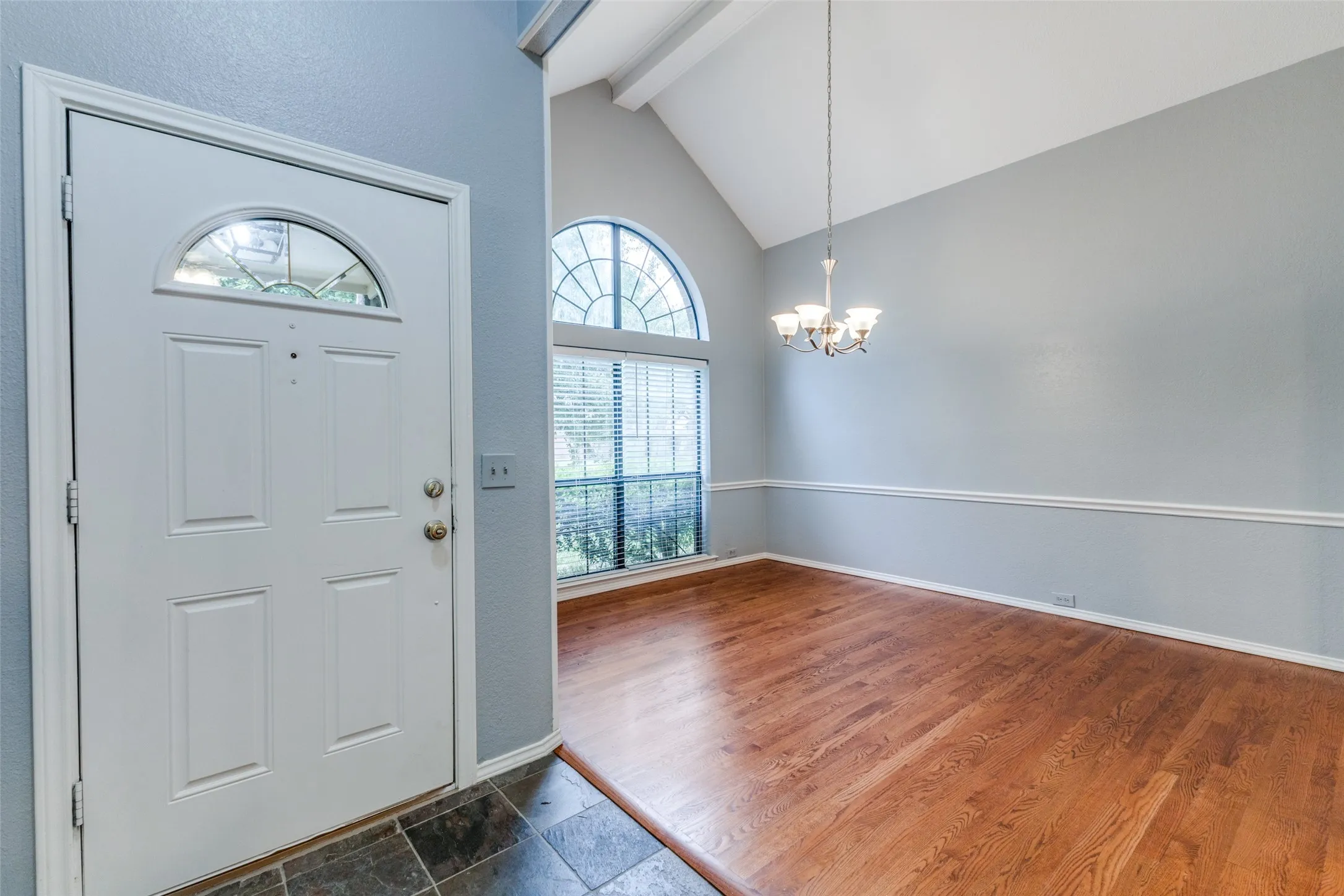 Single Family Residence For Rent in Collin County , 18612 Park Grove Lane, Dallas, Texas 75287, 4 Bedroom, 3 Bathroom, 2 Garage spaces, 2,268 Sqft, built in 1986, mls#21323519, Real Estate Agent in Dallas, Homes For Rent in Collin county, Homes For Rent in Dallas, Realtor in Dallas Texas, Real Estate Brokerage Independent Realty Texas, Luminita Cordes Realtor