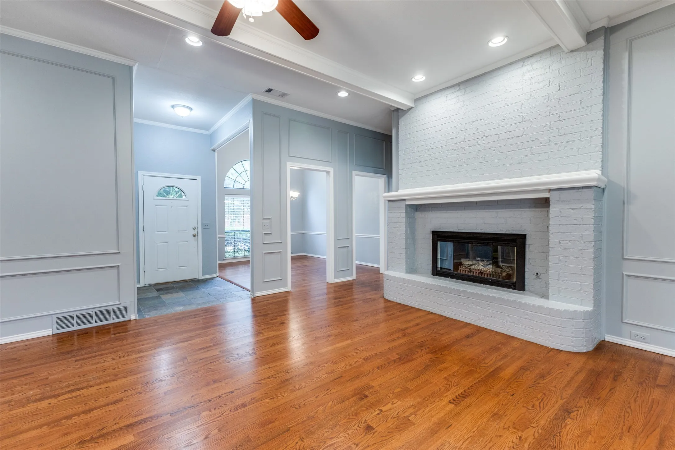 Single Family Residence For Rent in Collin County , 18612 Park Grove Lane, Dallas, Texas 75287, 4 Bedroom, 3 Bathroom, 2 Garage spaces, 2,268 Sqft, built in 1986, mls#21323519, Real Estate Agent in Dallas, Homes For Rent in Collin county, Homes For Rent in Dallas, Realtor in Dallas Texas, Real Estate Brokerage Independent Realty Texas, Luminita Cordes Realtor