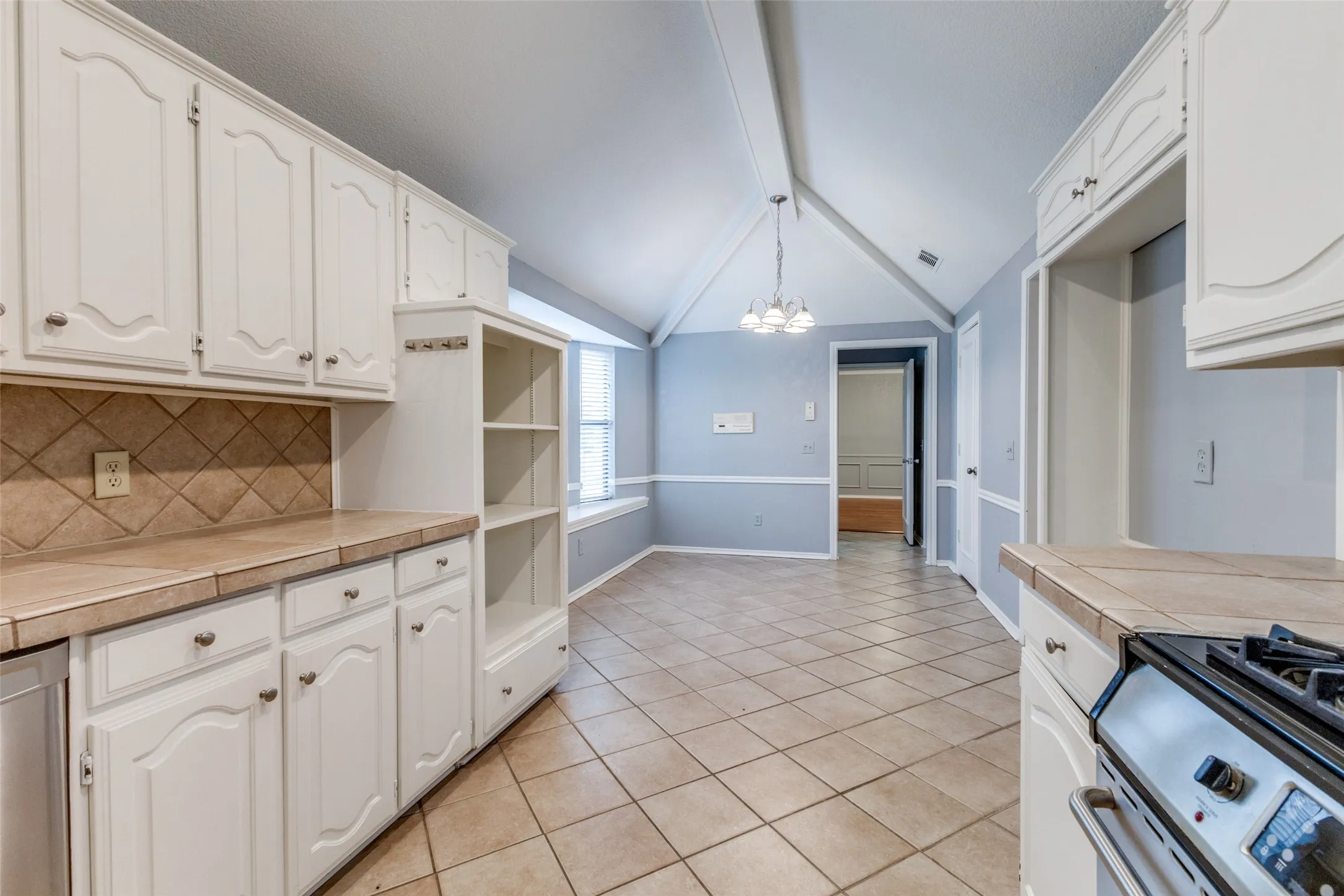 Single Family Residence For Rent in Collin County , 18612 Park Grove Lane, Dallas, Texas 75287, 4 Bedroom, 3 Bathroom, 2 Garage spaces, 2,268 Sqft, built in 1986, mls#21323519, Real Estate Agent in Dallas, Homes For Rent in Collin county, Homes For Rent in Dallas, Realtor in Dallas Texas, Real Estate Brokerage Independent Realty Texas, Luminita Cordes Realtor