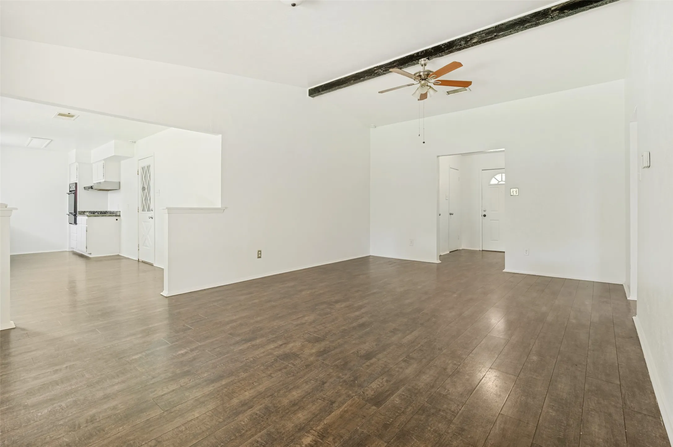 Single Family Residence For Sale in Tarrant County , 1514 Natches Drive, Arlington, Texas 76014, 3 Bedroom, 2 Bathroom, 2 Garage spaces, 1,341 Sqft, built in 1971, mls#21347390, Real Estate Agent in Arlington, Homes For Sale in Tarrant county, Homes For Sale in Arlington, Realtor in Arlington Texas, Real Estate Brokerage Independent Realty Texas, Luminita Cordes Realtor